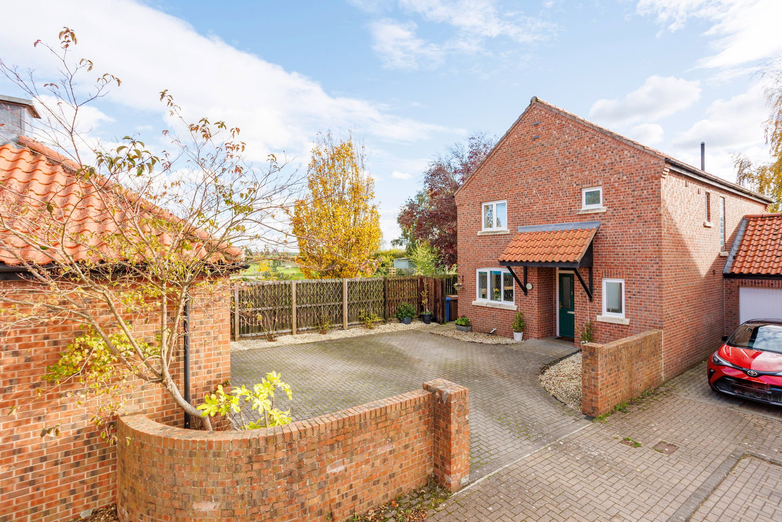 Link Detached House in York
