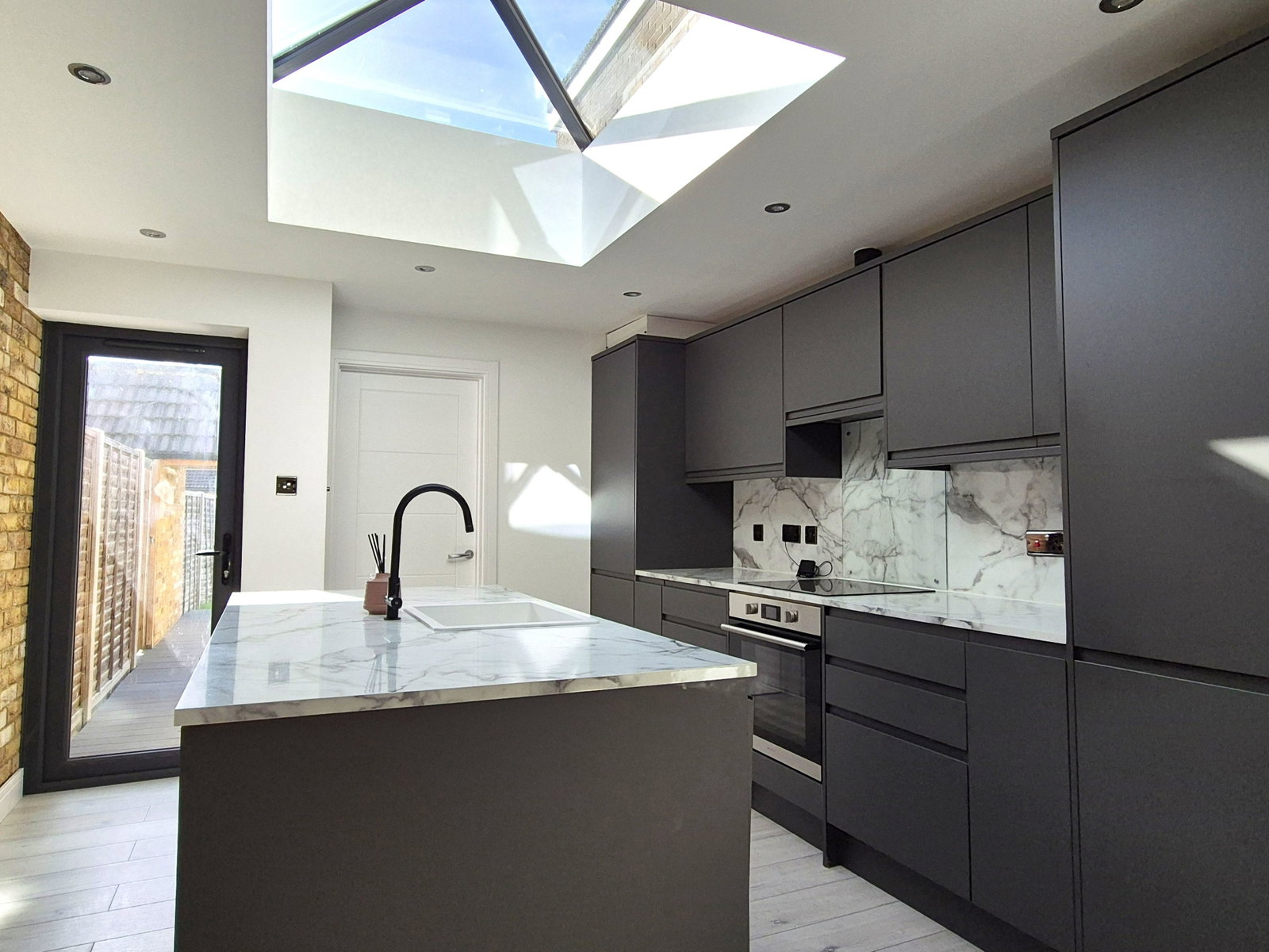 Terraced House for sale in Biggleswade, Saffron Road, Biggleswade, SG18 8DJ