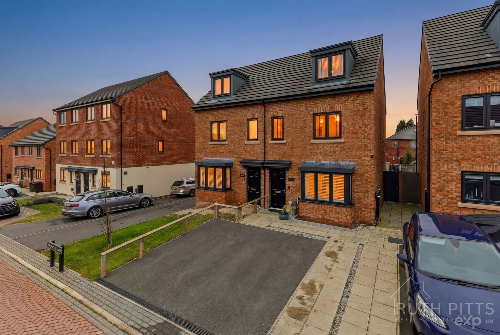 Semi Detached House in Hemsworth