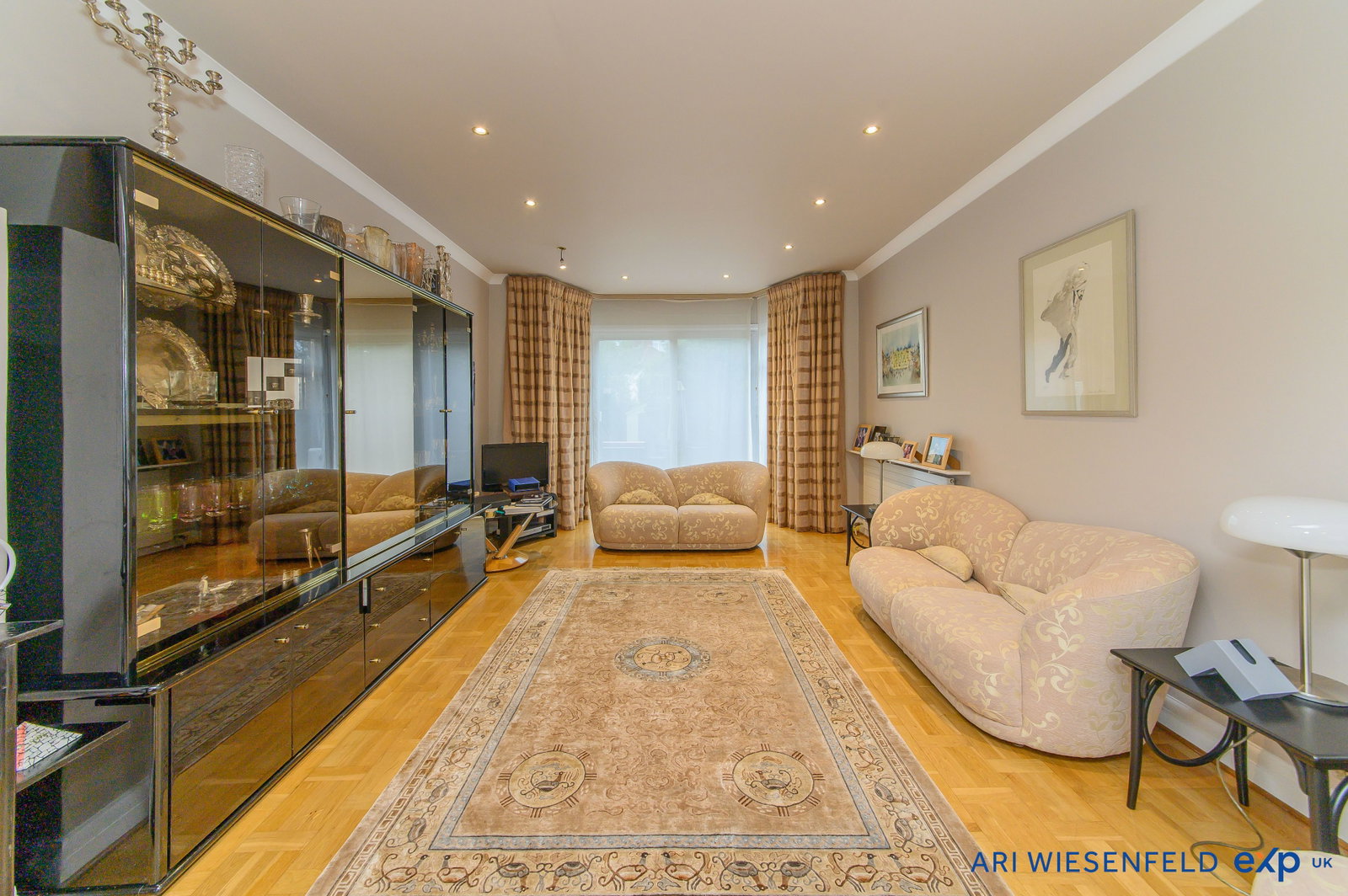 Detached House in London