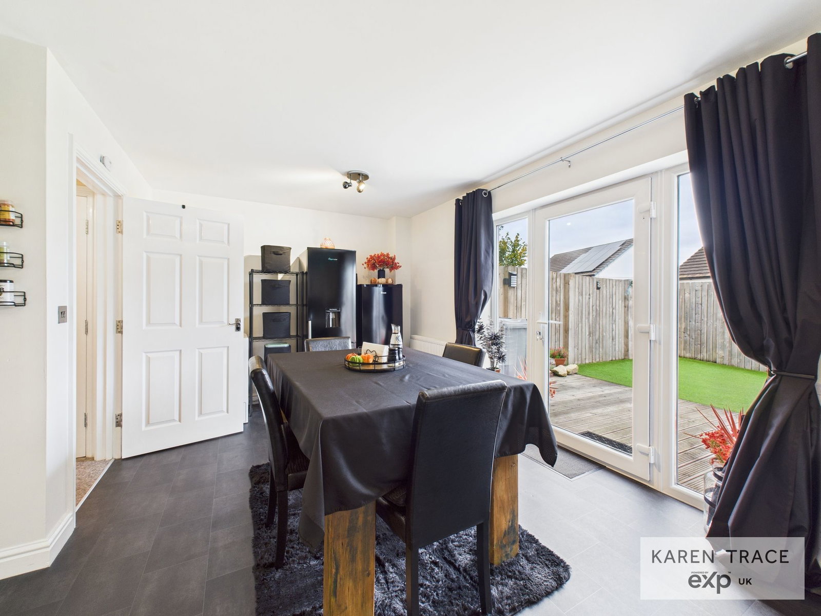 Semi Detached House in Par