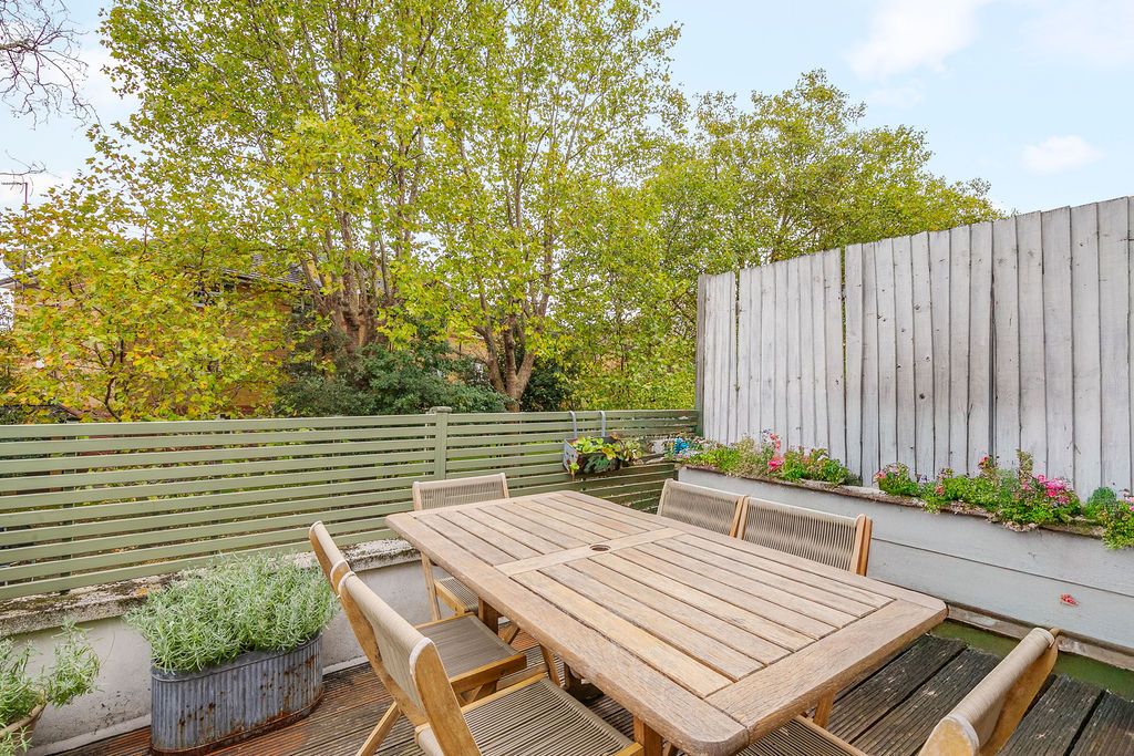 Maisonette in London