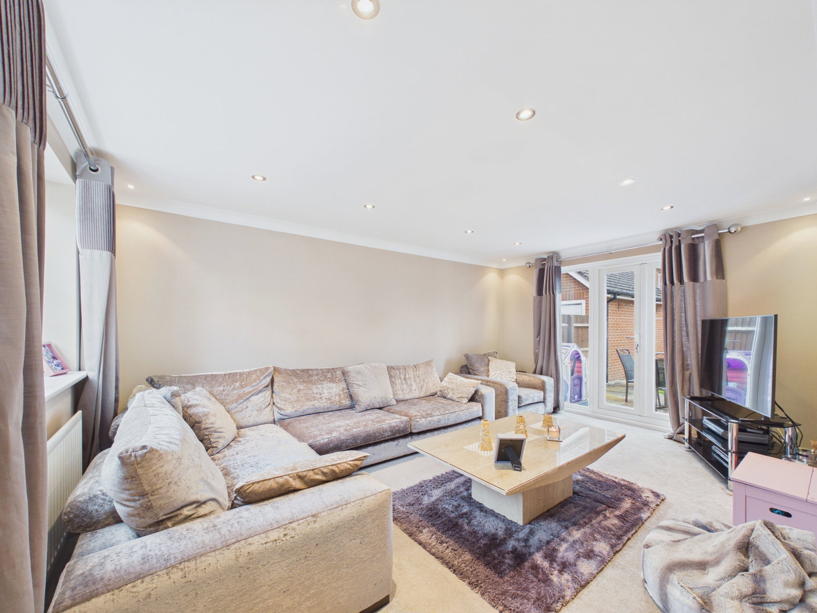 Detached House for sale in Sawbridgeworth, Sun Street, Sawbridgeworth, 992 m²