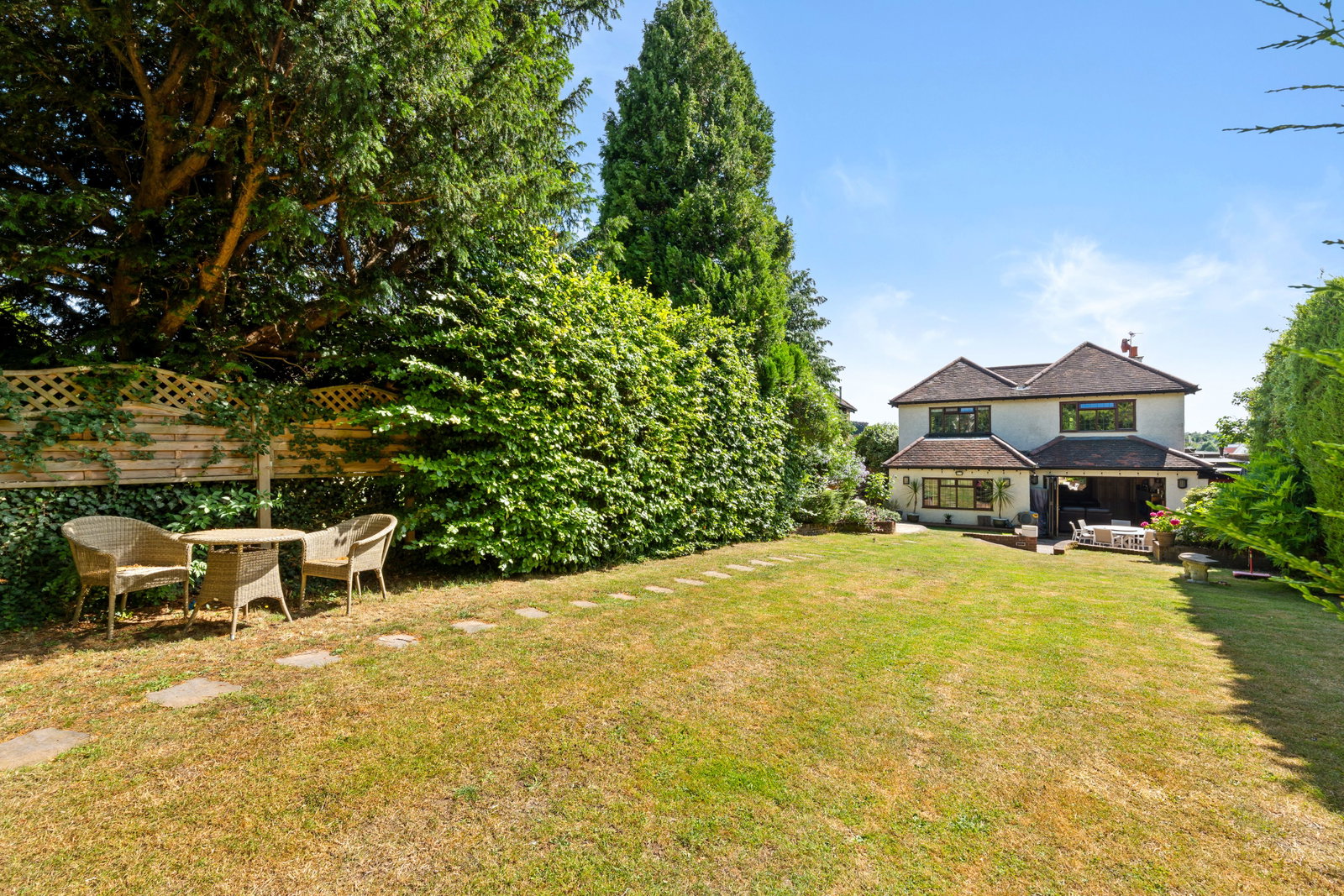 Detached House in South Croydon