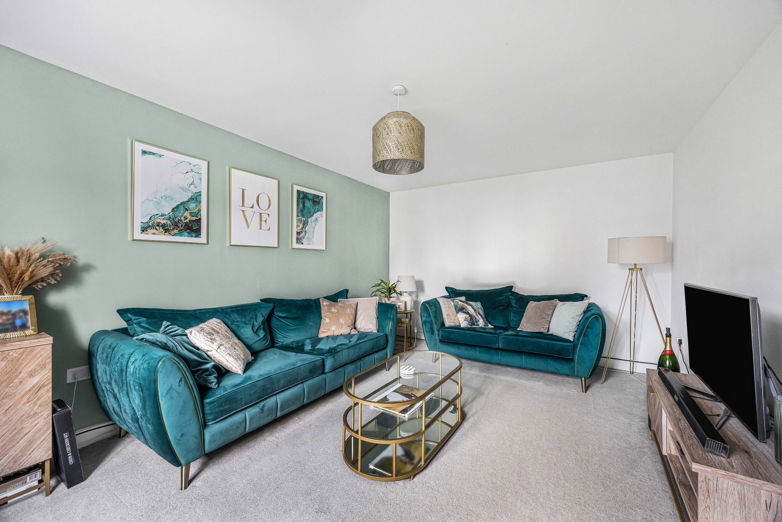 Semi Detached House in Cheltenham 