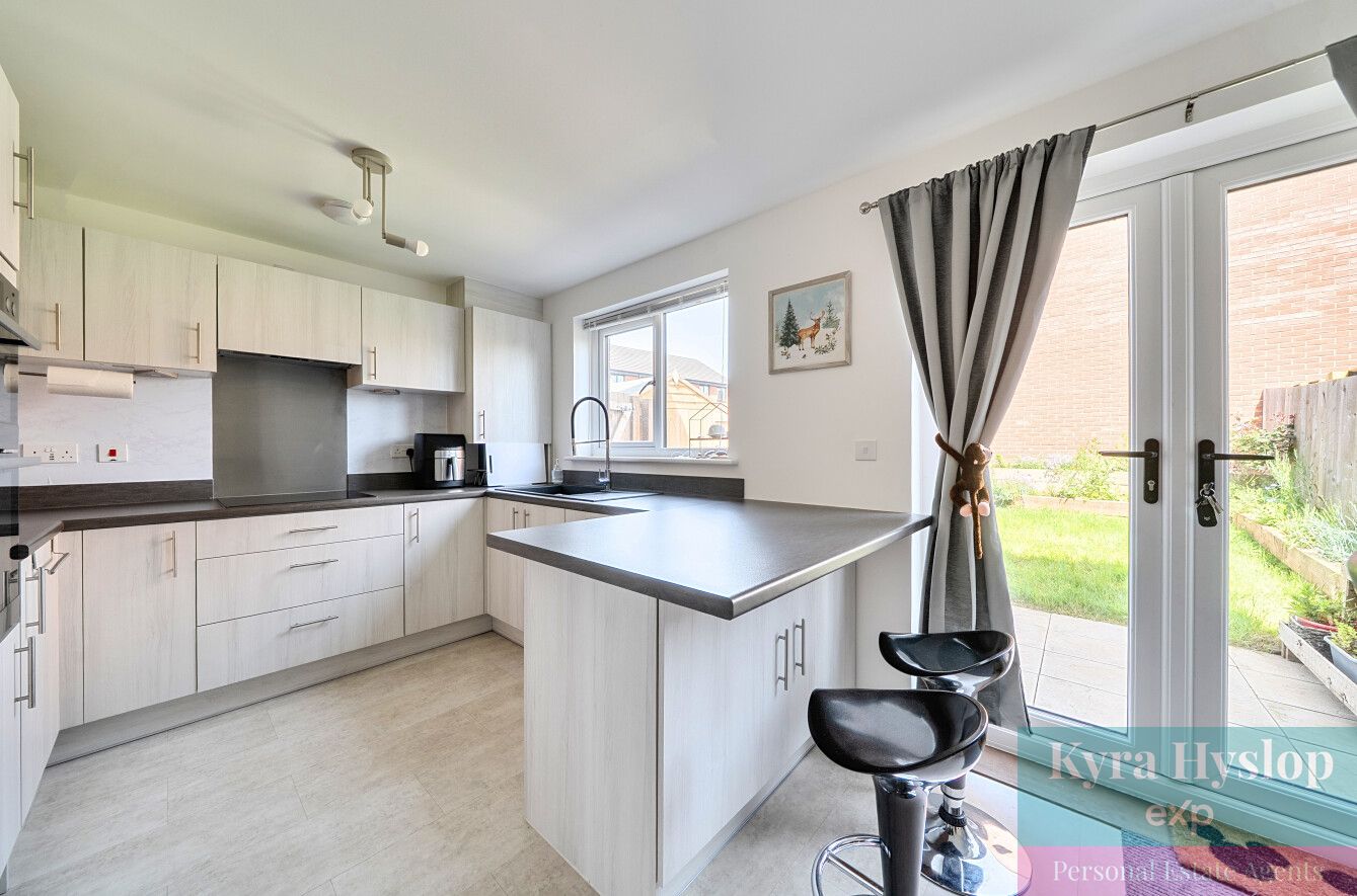 Detached House in Exeter