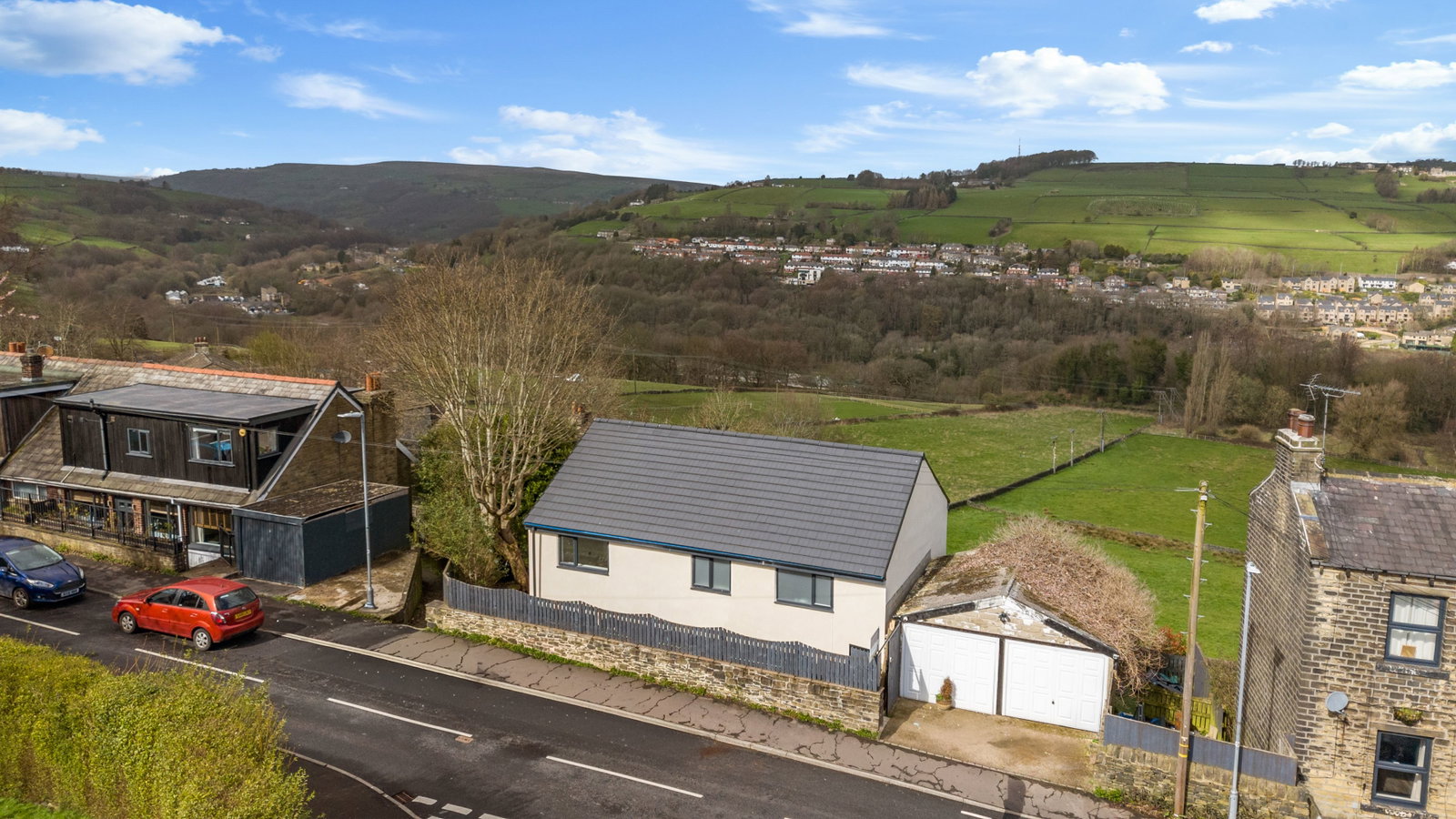 Detached House in Sowerby Bridge