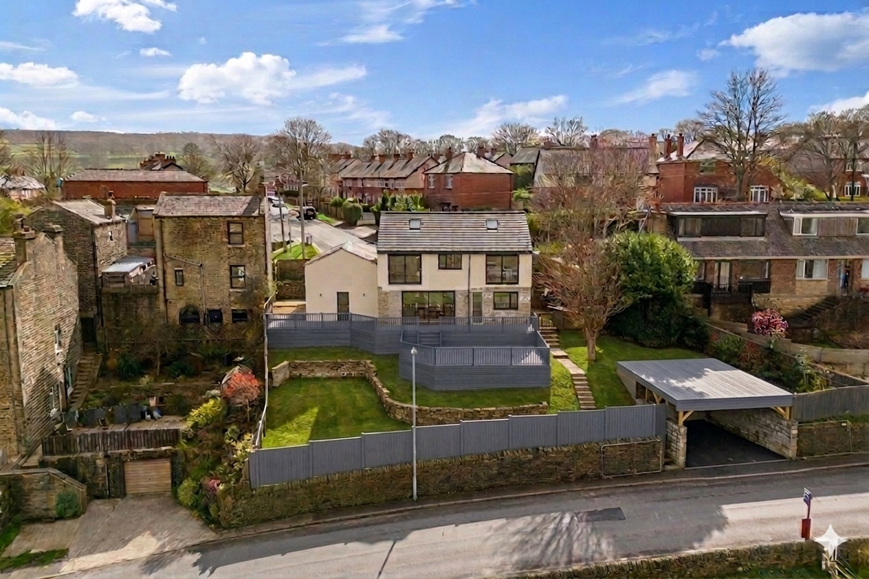 Detached House in Sowerby Bridge