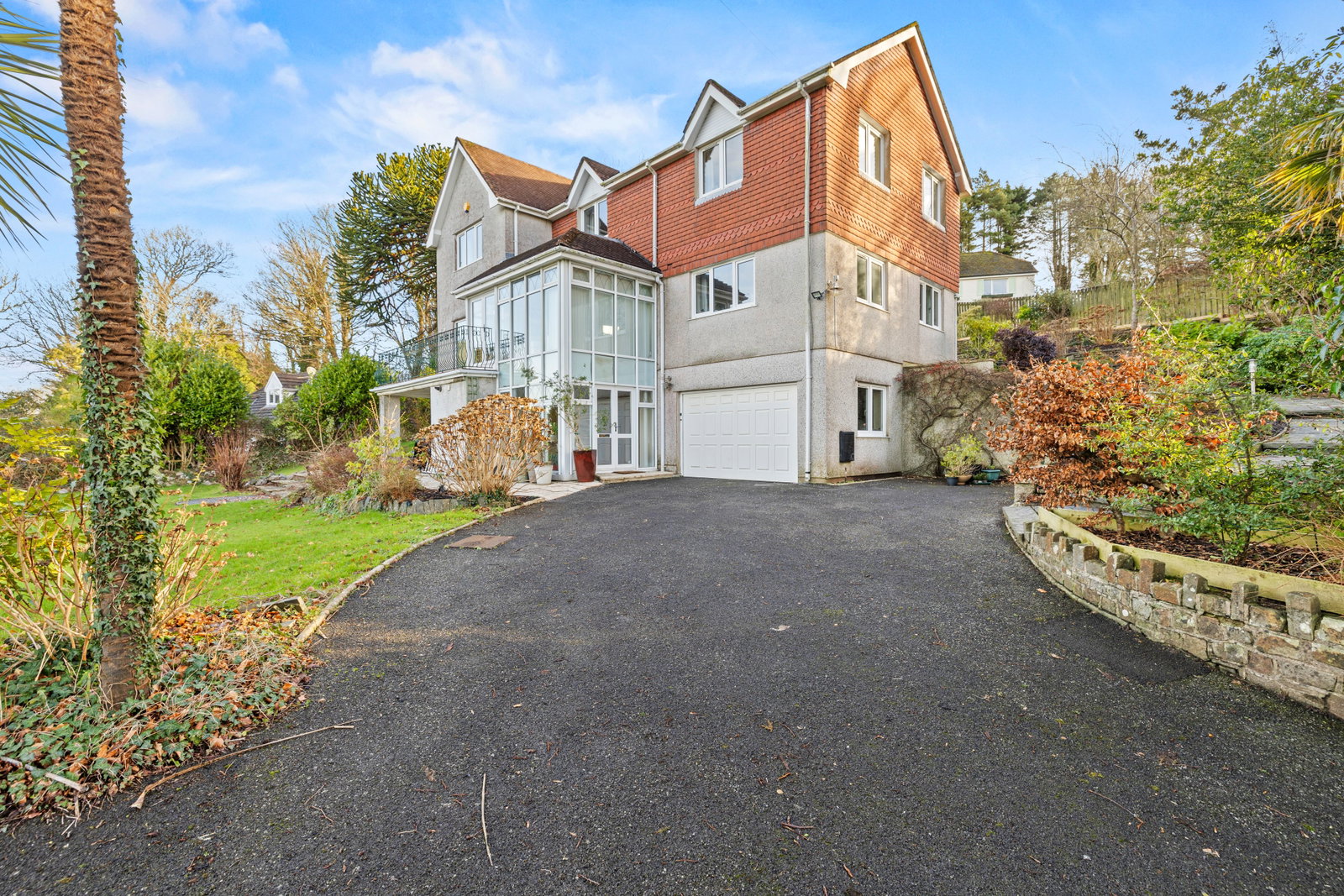Detached House in Swansea