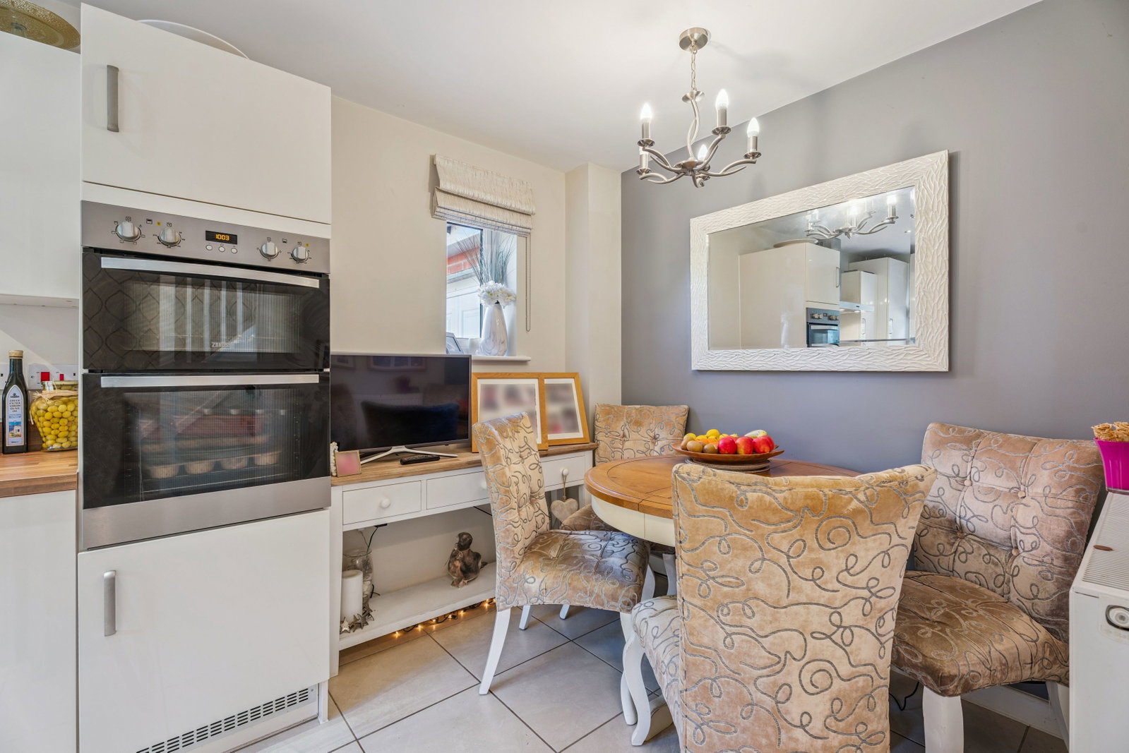 Semi Detached House in Aylesbury