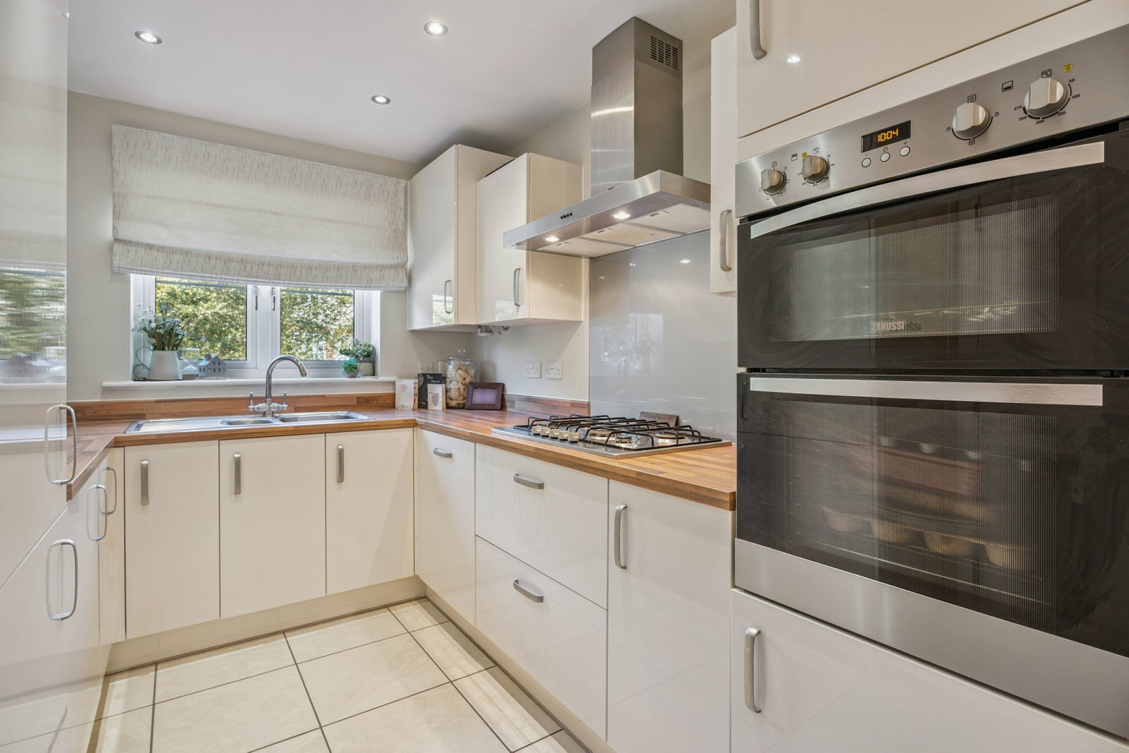 Semi Detached House in Aylesbury
