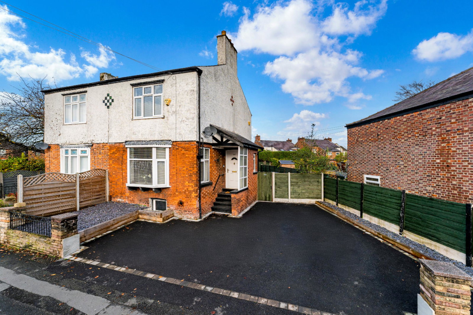 Semi Detached House in Sale
