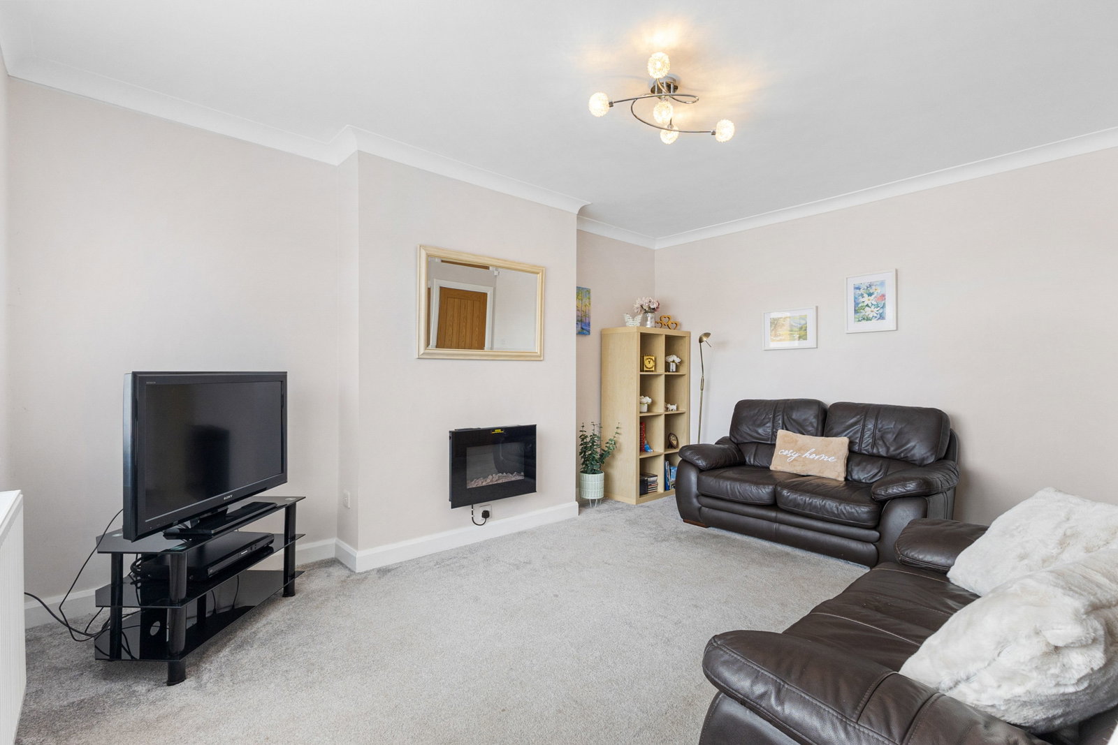 Semi Detached Bungalow for sale in Pontefract, Sotheron Croft, Darrington, 688 m²