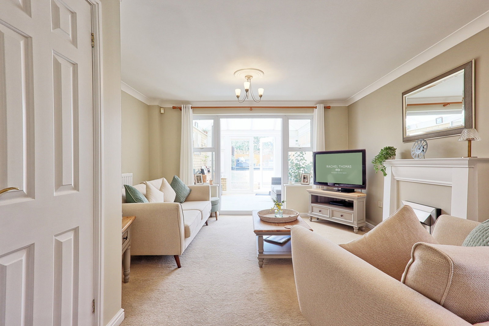 Town House for sale in Grays, Chichester Close, Chafford Hundred, Grays, RM16, 1191 m²