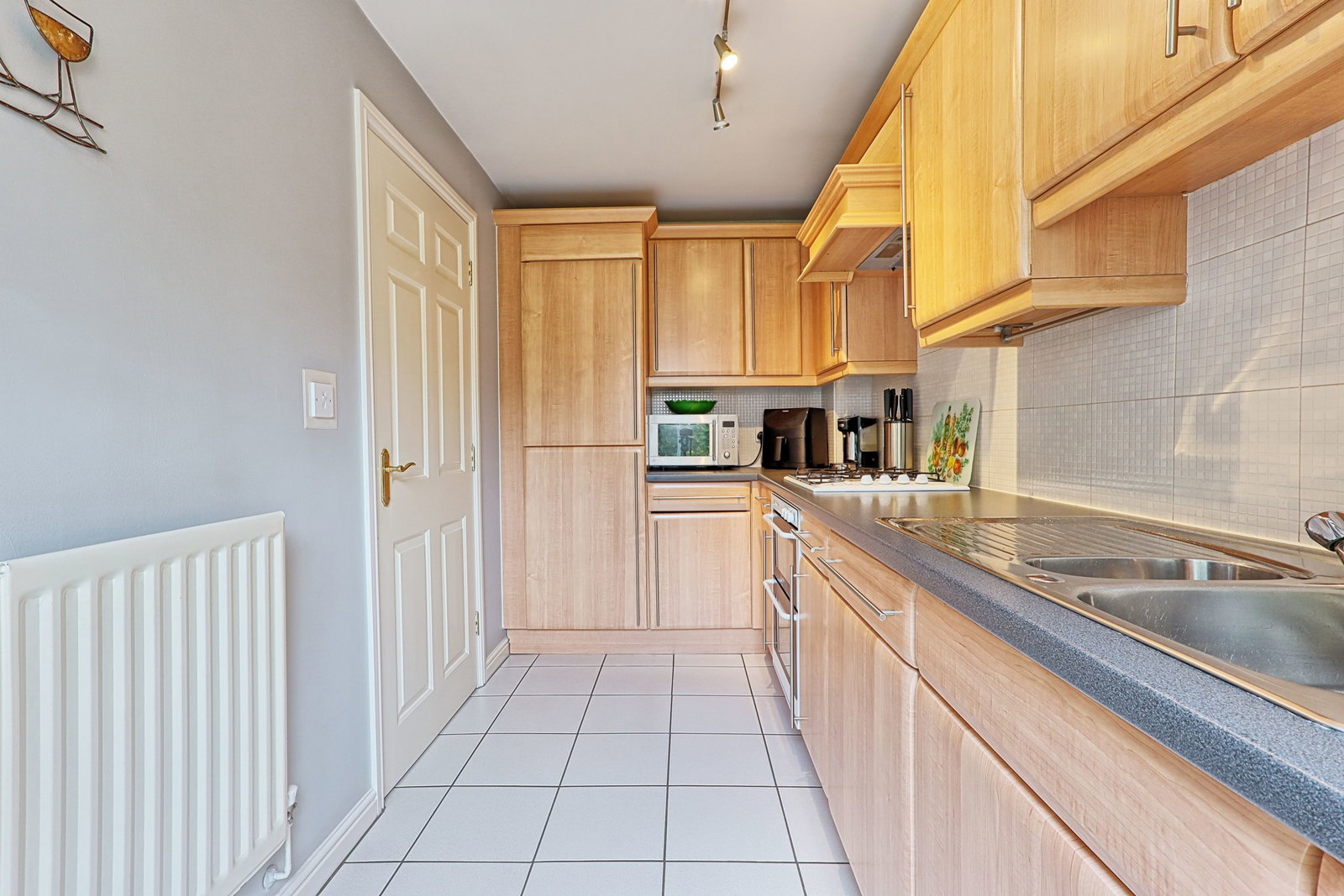 Town House for sale in Grays, Chichester Close, Chafford Hundred, Grays, RM16, 1191 m²