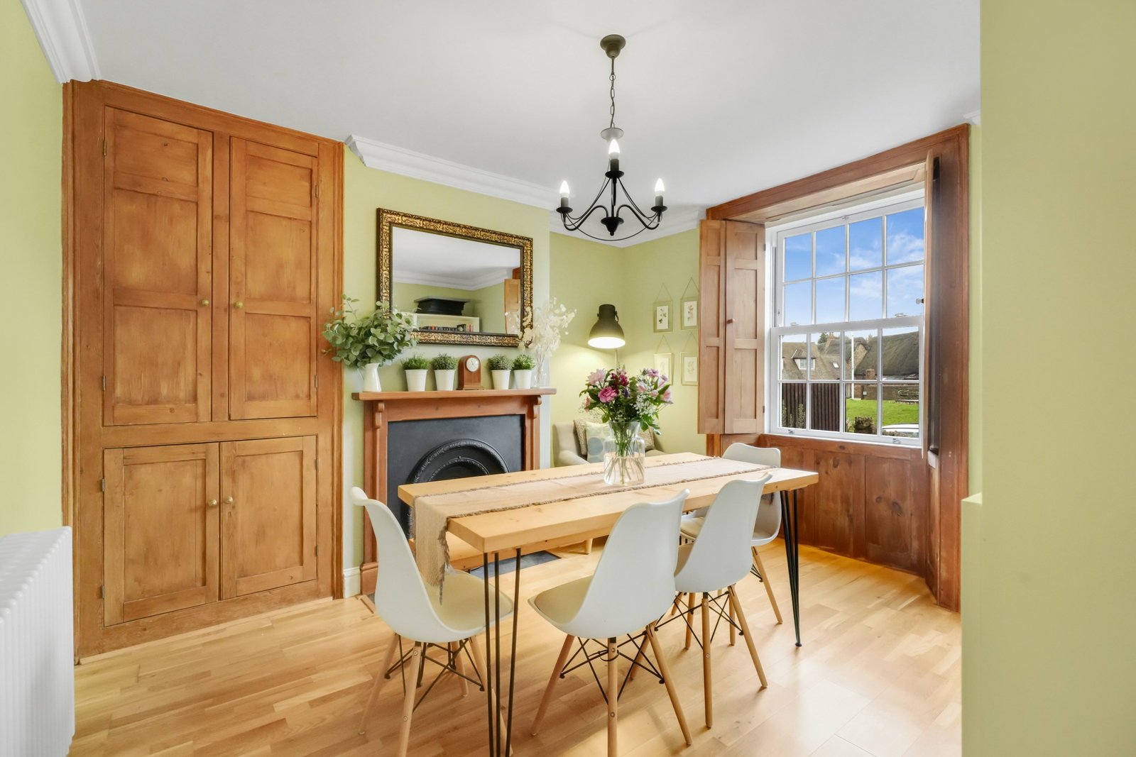 Cottage in Byfield