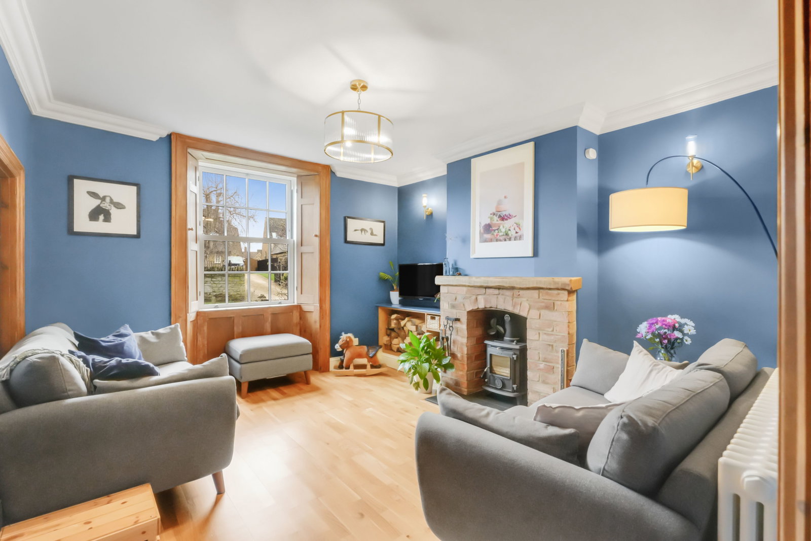 Cottage in Byfield