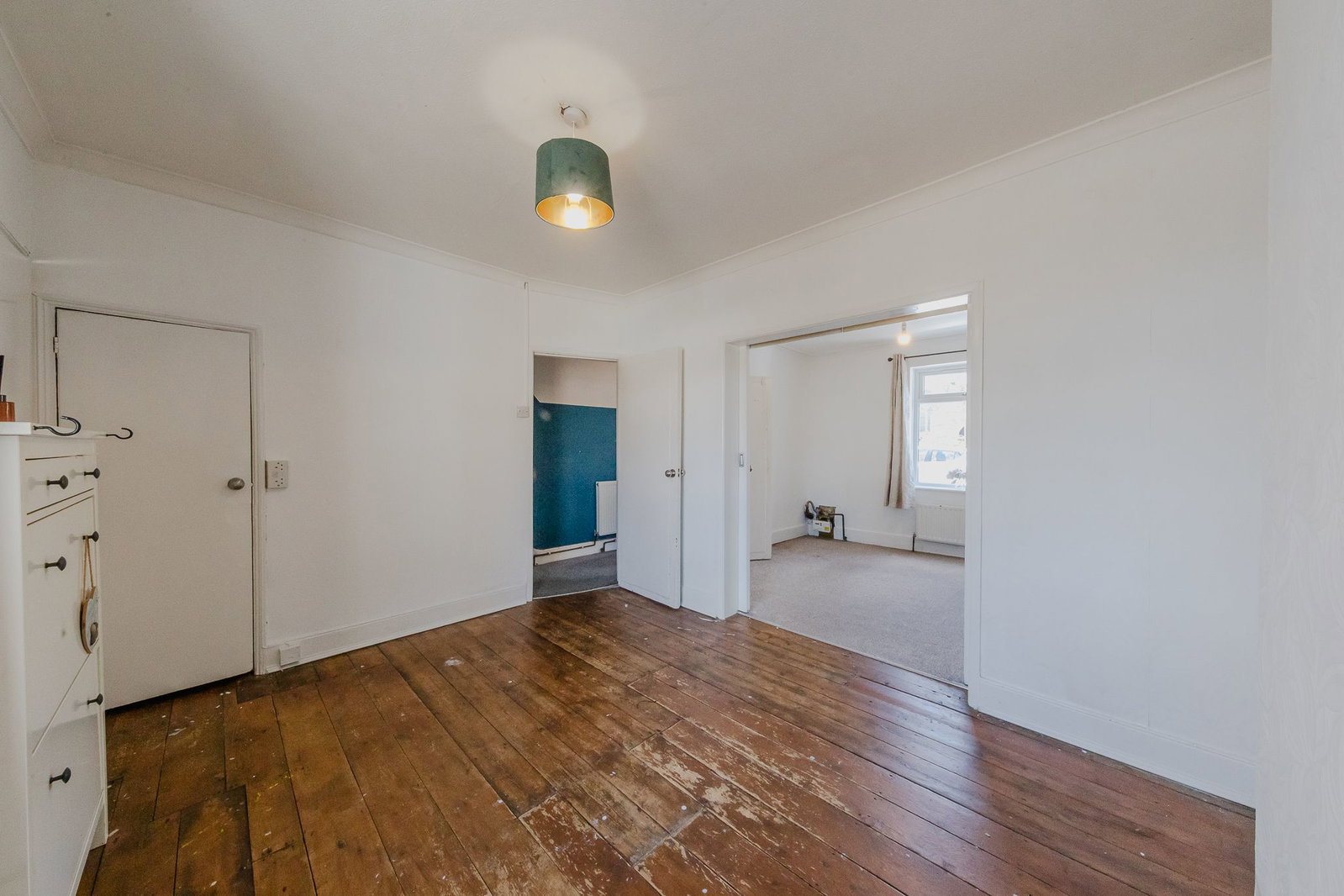 Terraced House for sale in Milton Keynes, Church Street, New Bradwell, Milton Keynes, MK13, 835 m²