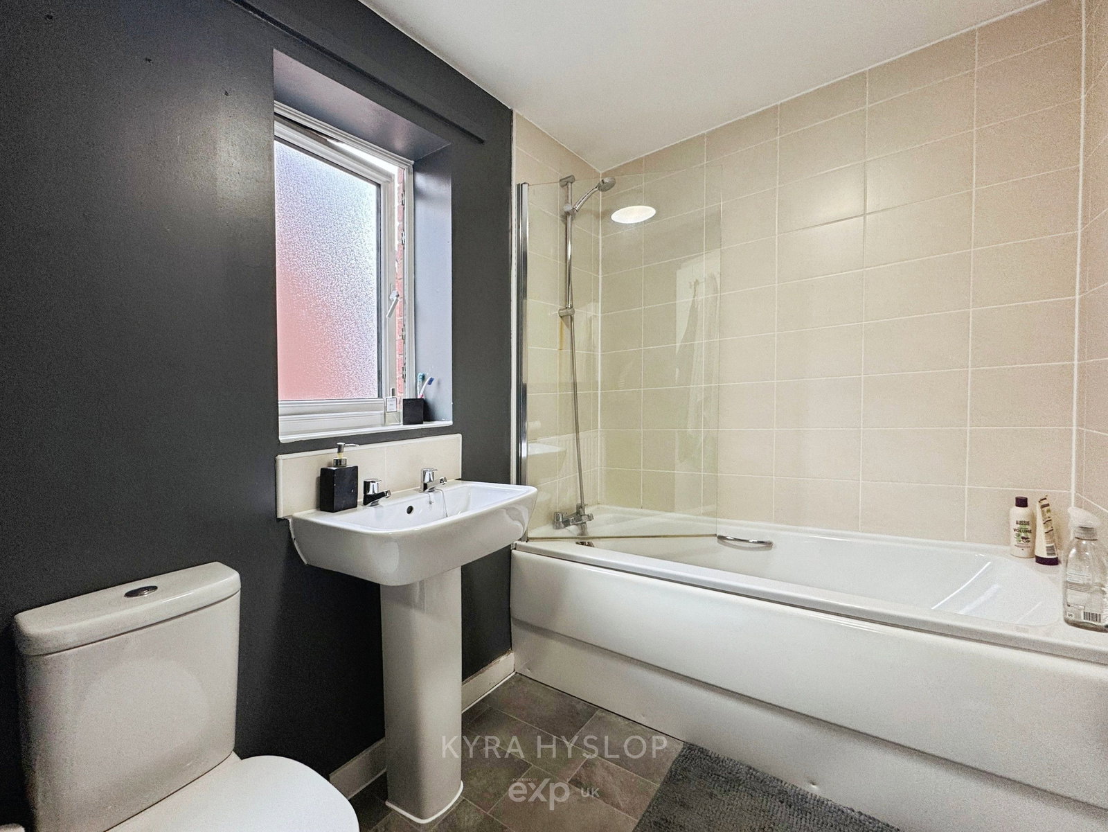 Semi Detached House in Exeter 
