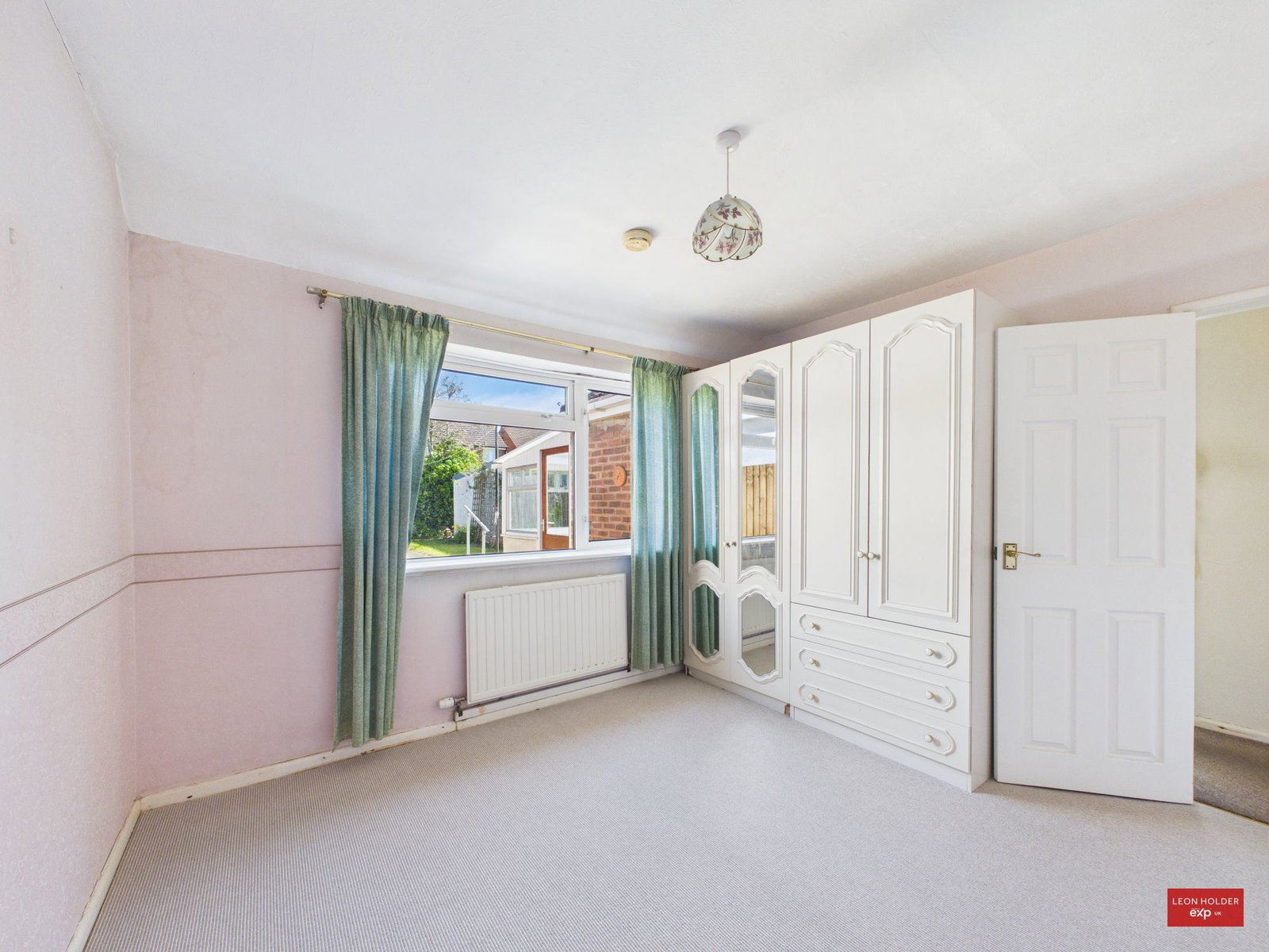 Semi Detached Bungalow in Gloucester