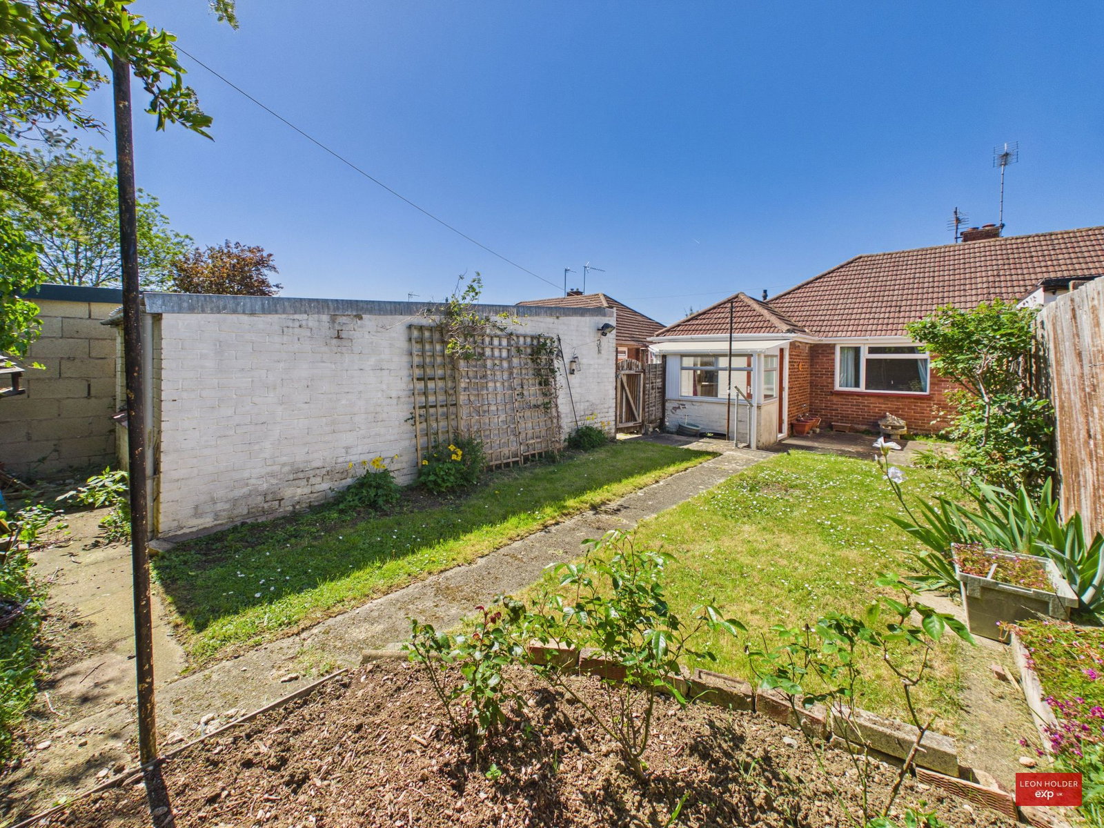 Semi Detached Bungalow in Gloucester