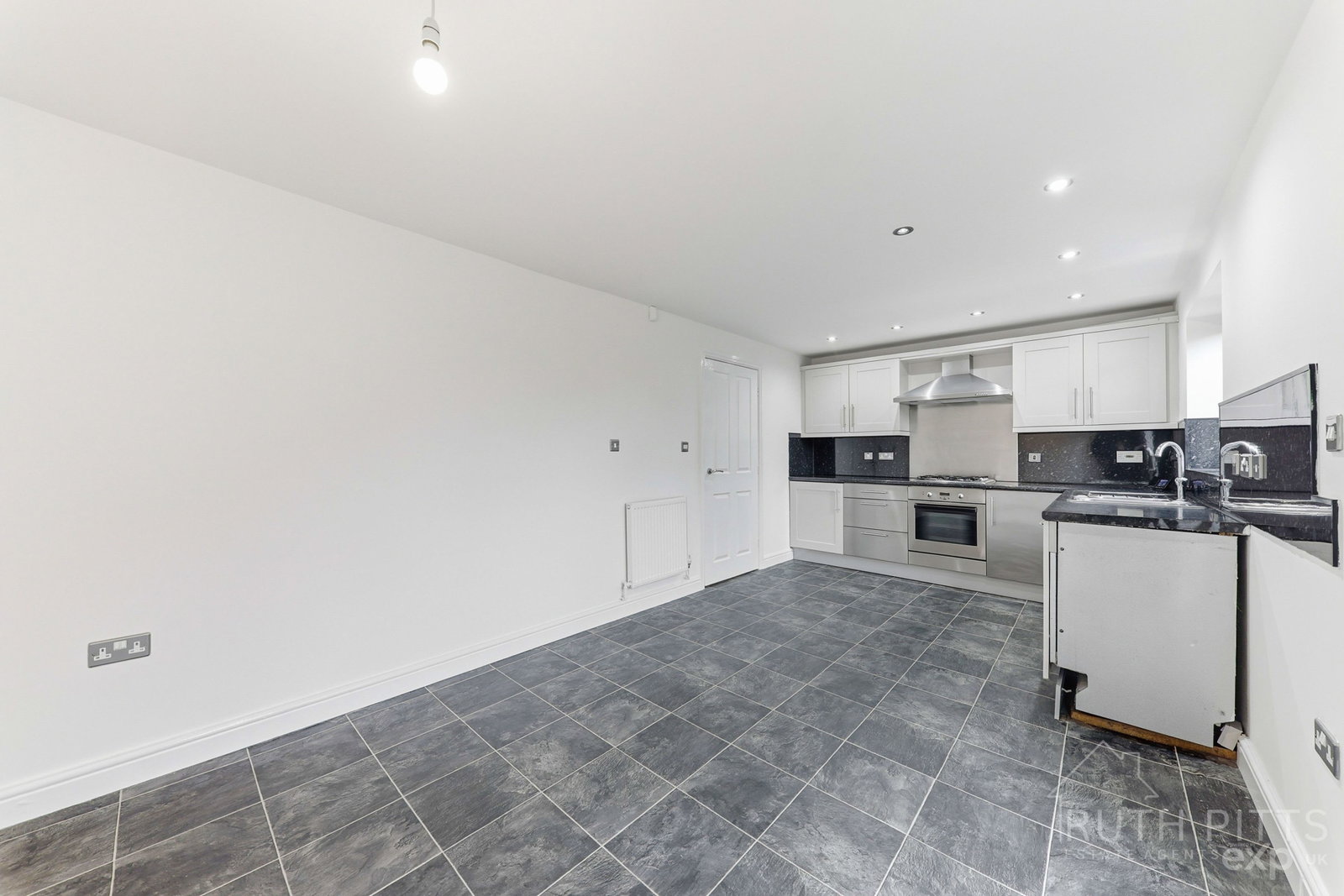 Semi Detached House in Wakefield