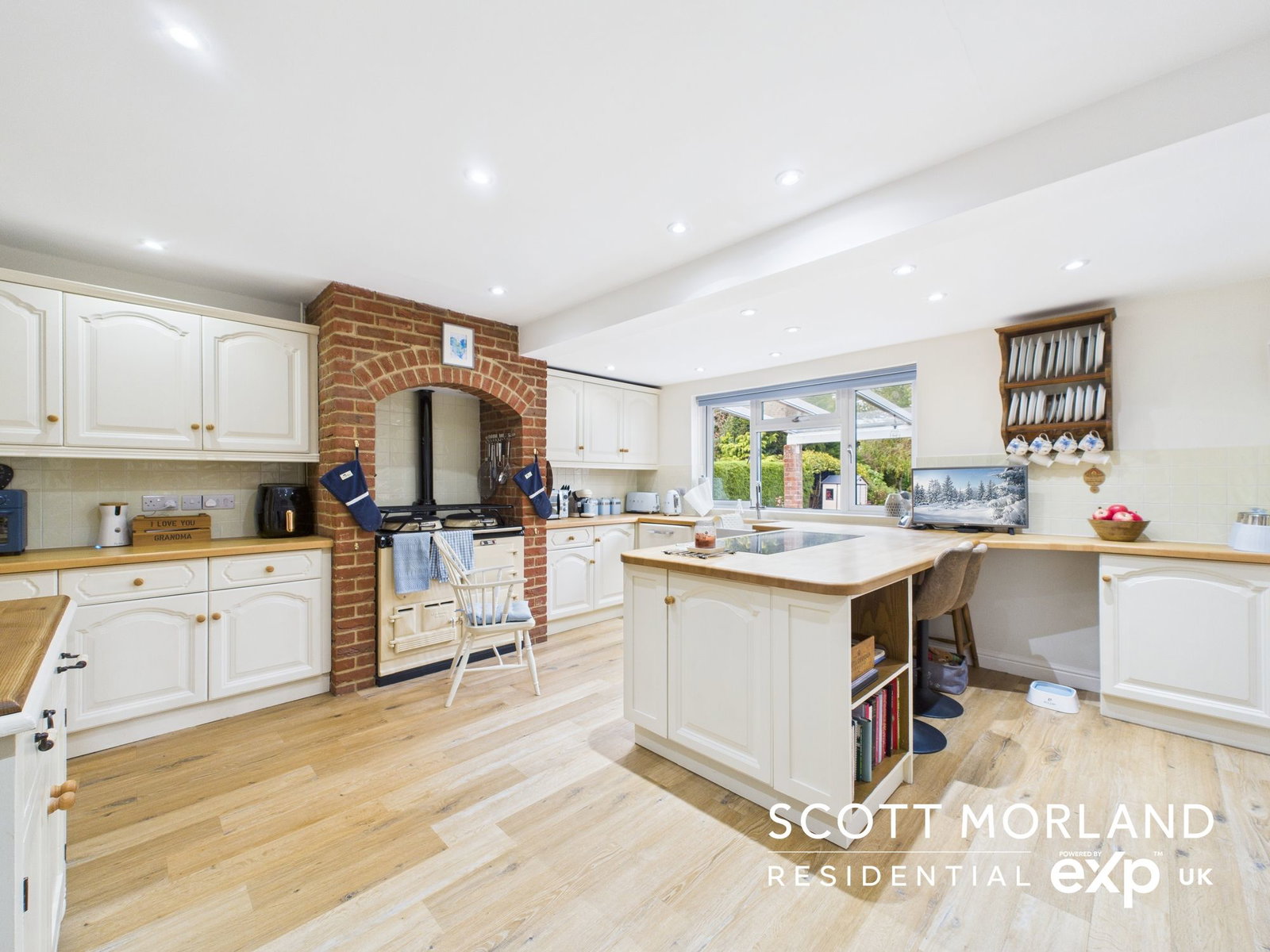 Detached House in Basingstoke