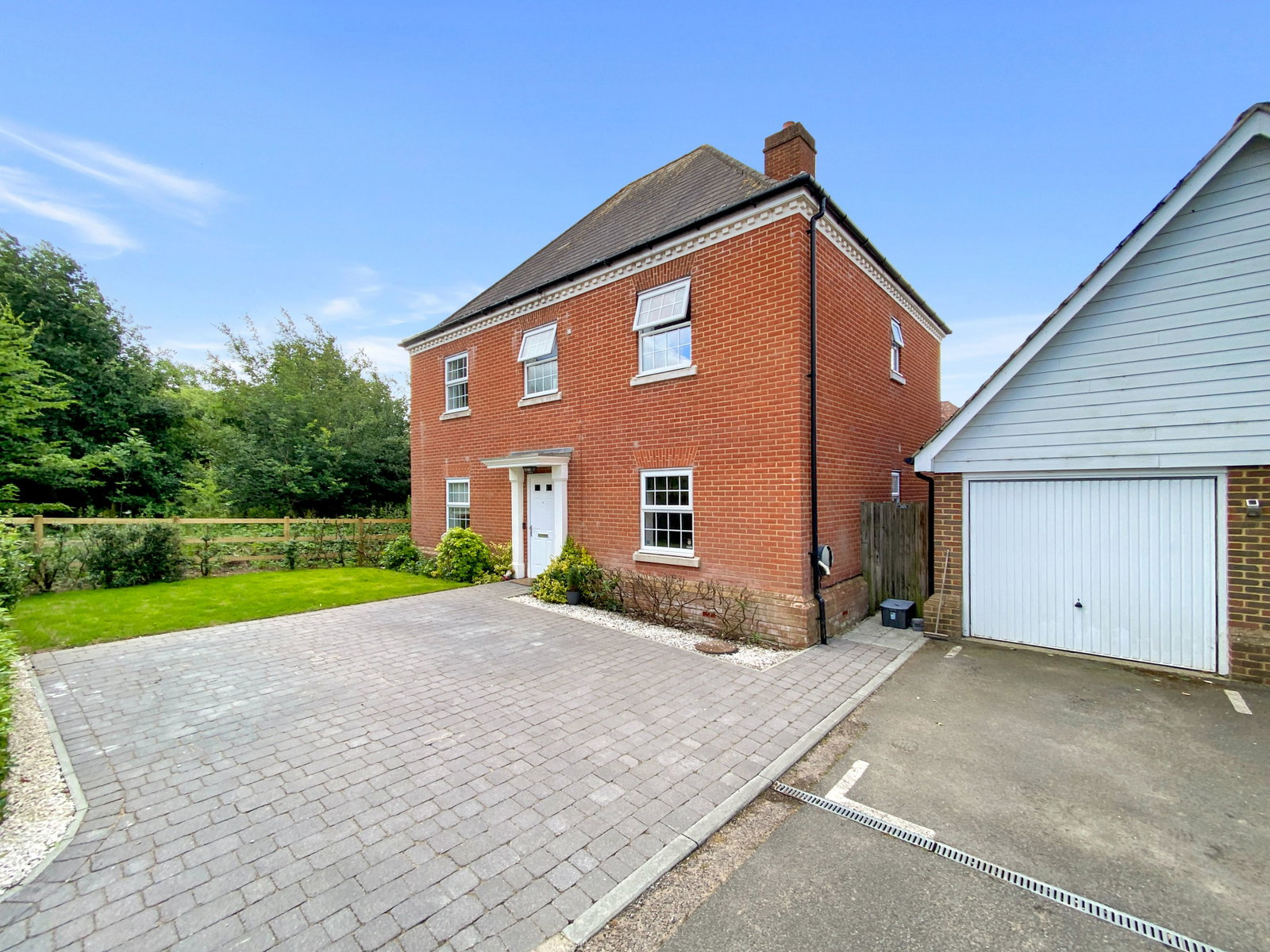 Detached House in Ashford