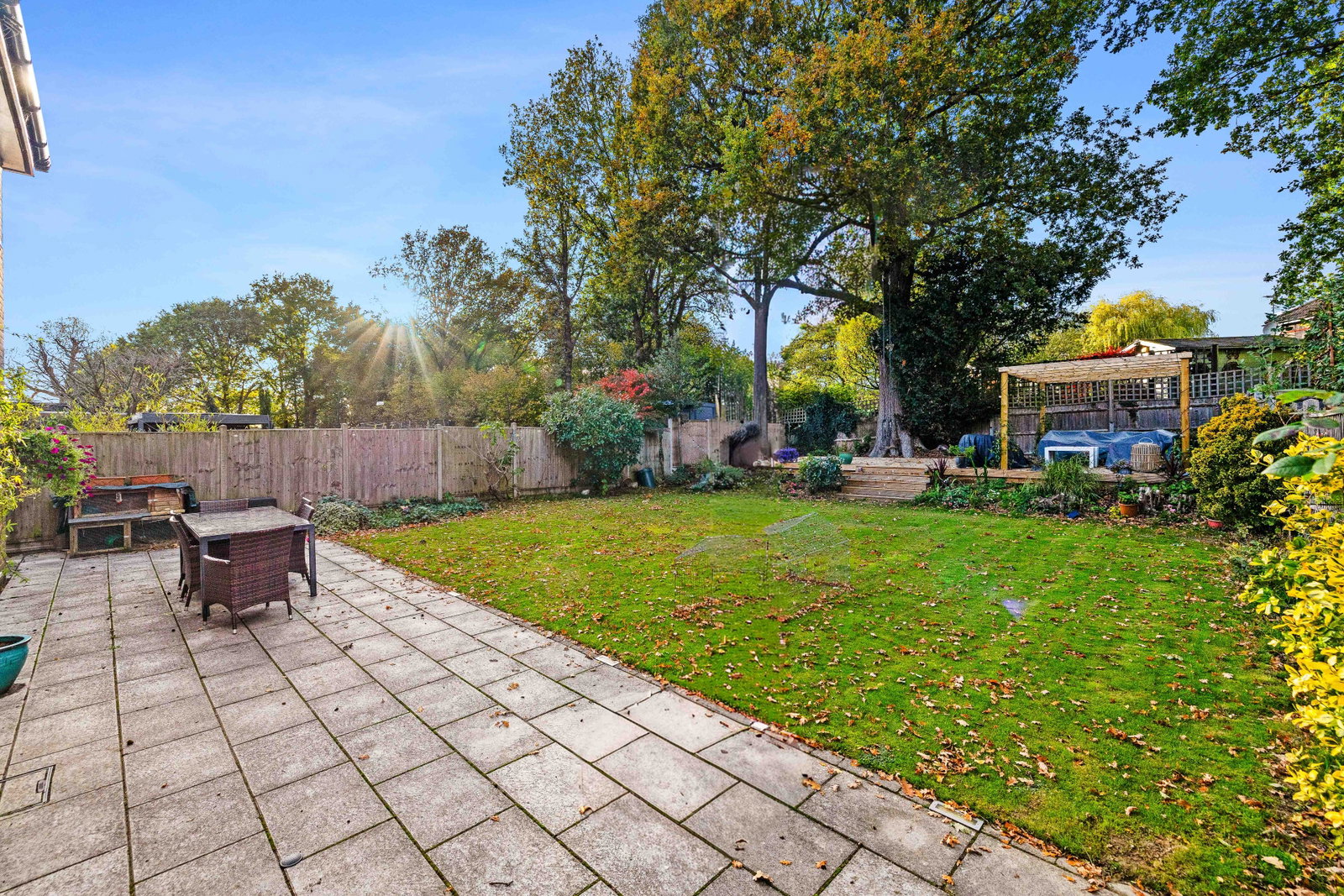 Detached House in Lingfield