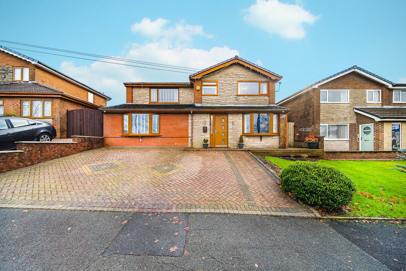 Detached House in Blackburn With Darwen