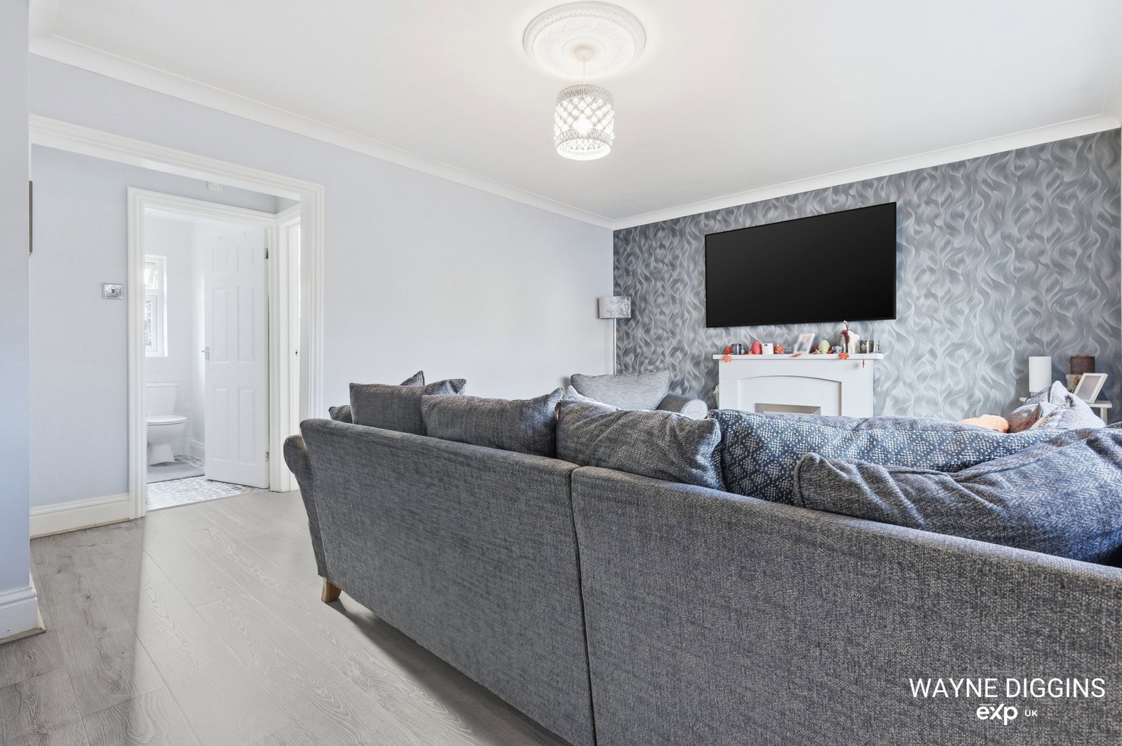 Semi Detached Bungalow for sale in Canvey Island, Dollant Avenue, Canvey Island, SS8 9EJ