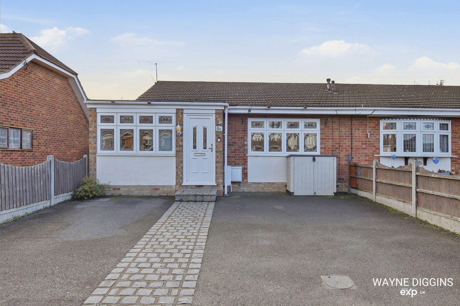 Semi Detached Bungalow for sale in Canvey Island, Dollant Avenue, Canvey Island, SS8 9EJ