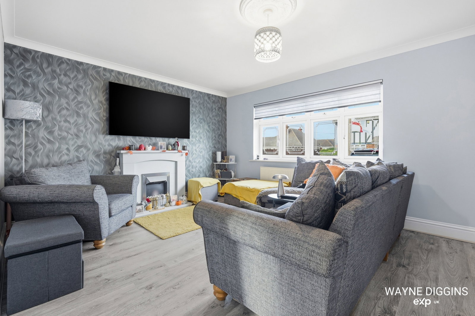 Semi Detached Bungalow for sale in Canvey Island, Dollant Avenue, Canvey Island, SS8 9EJ