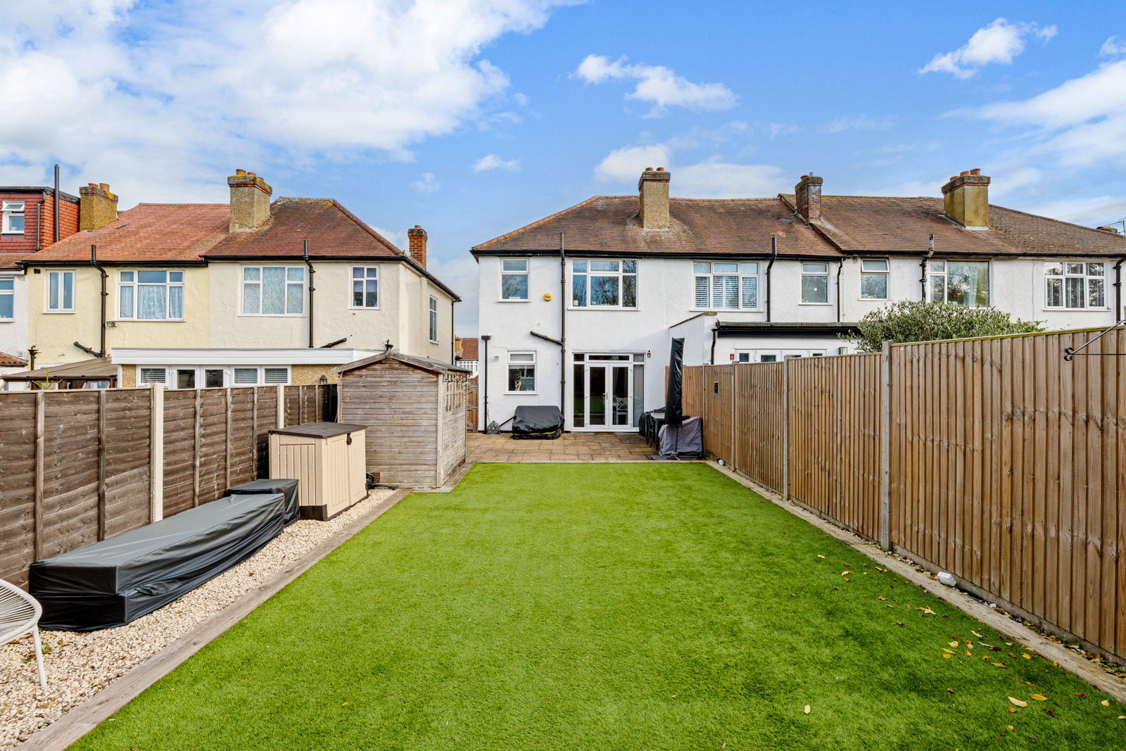 End Of Terrace House for sale in Worcester Park, Stoneleigh Avenue, Worcester Park, Surrey, KT4 8XZ, 1143 m²