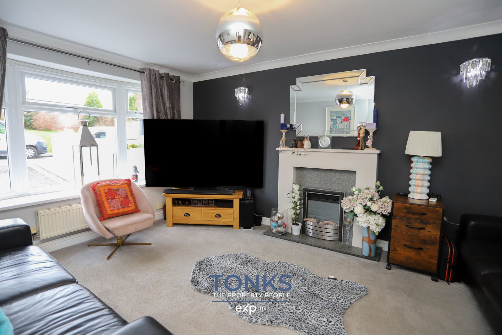 Semi Detached House in Halesowen