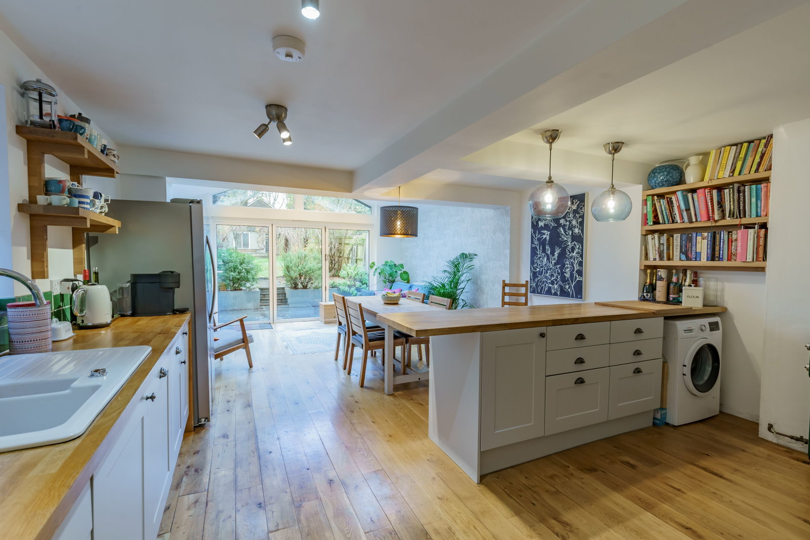 Semi Detached House in Oxted