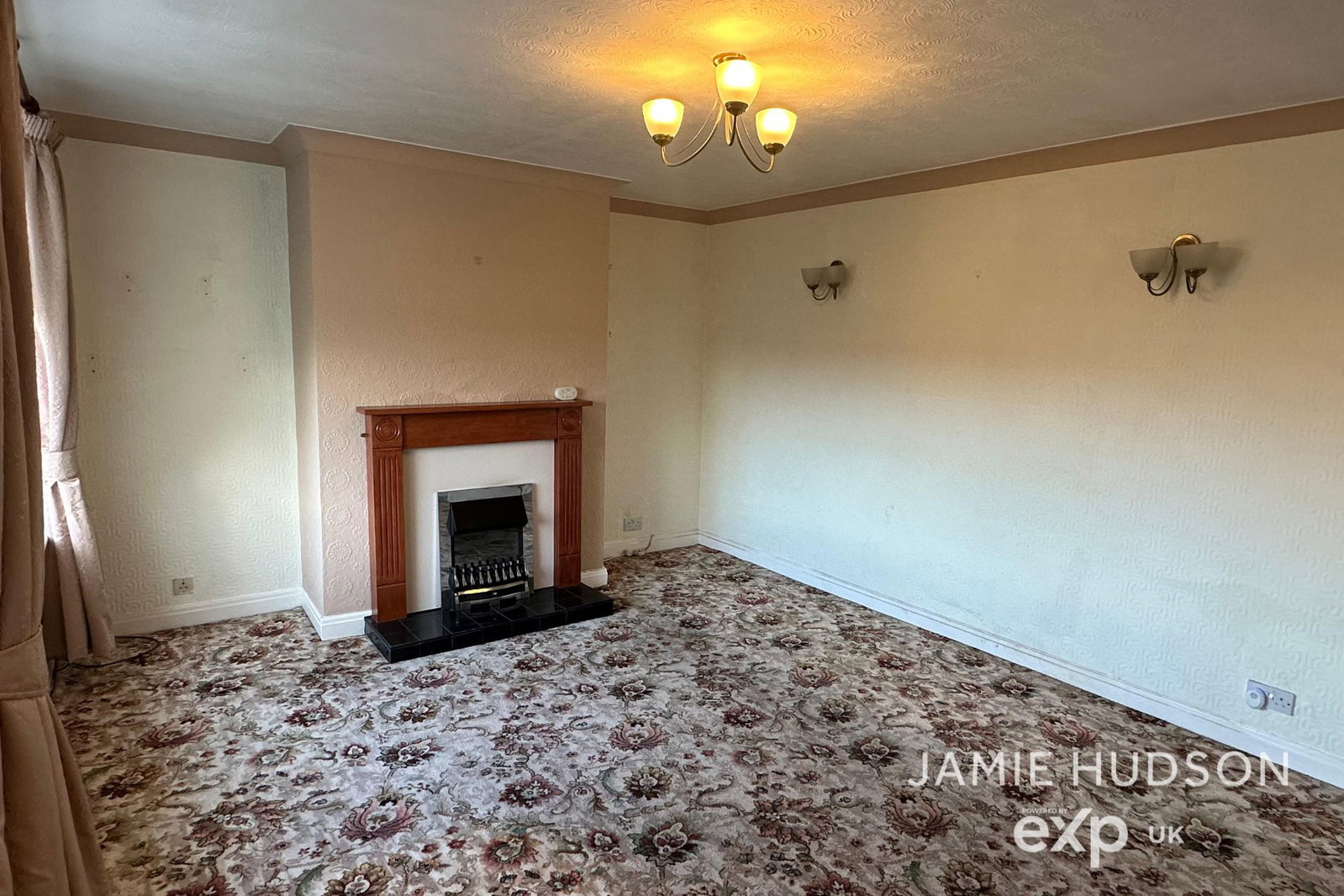 Semi Detached Bungalow in Burnley