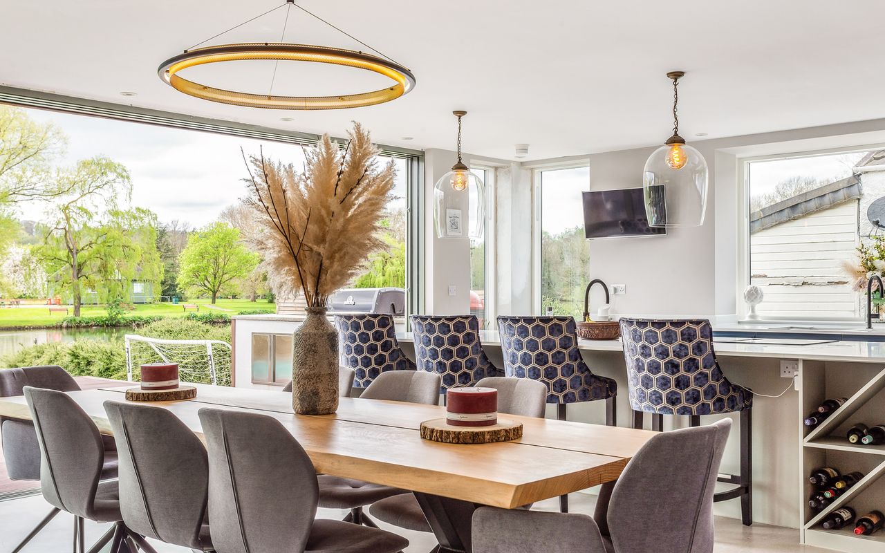 Detached House in Staines-upon-thames 5