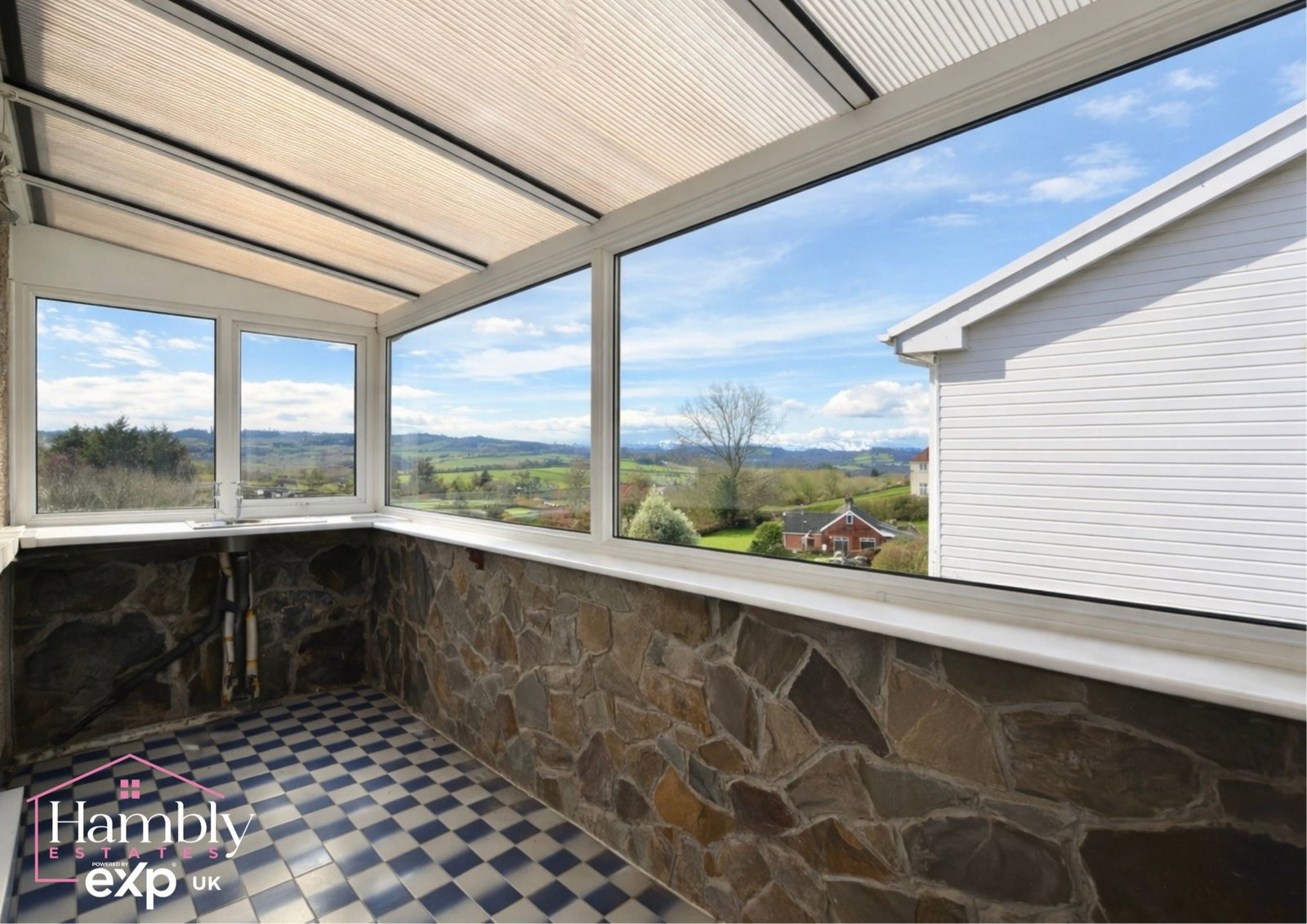 Detached House in Caerphilly