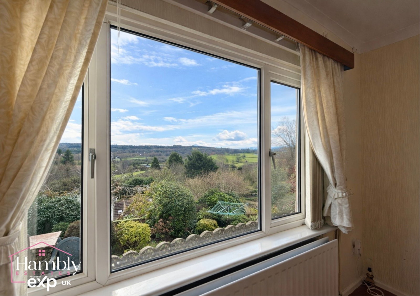 Detached House in Caerphilly