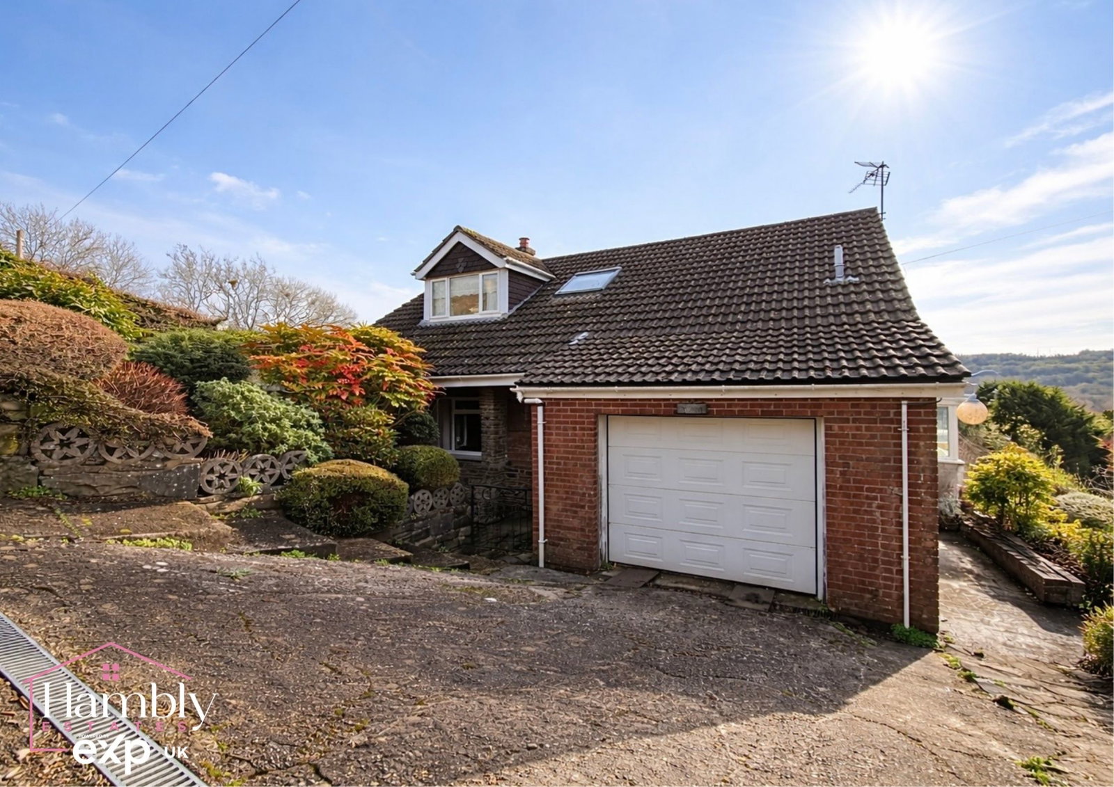 Detached House in Caerphilly