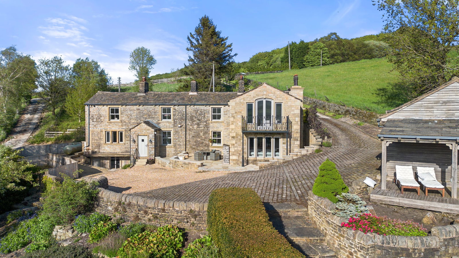Detached House in Sowerby Bridge