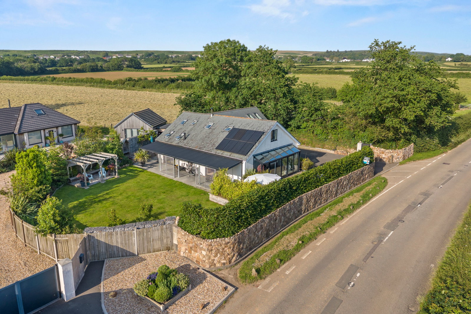 Detached House in Swansea