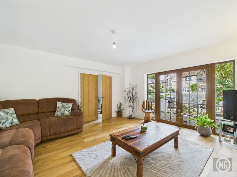 Semi Detached House in Bristol