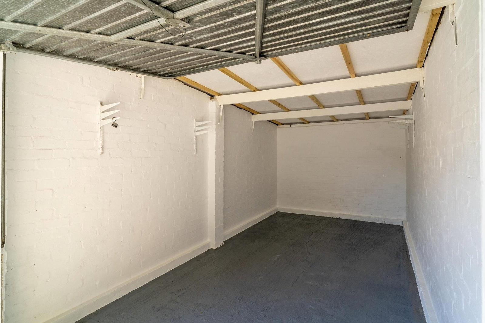 Garage for sale in Stevenage, 225 Collenswood Road , Stevenage , Hertfordshire, SG2 9HF, 140 m²