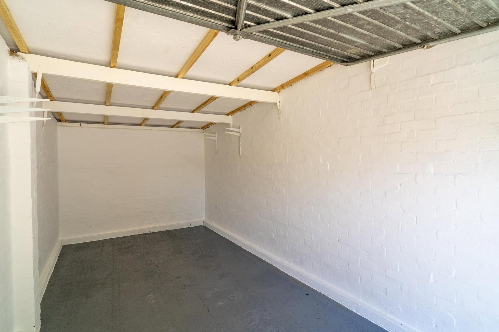 Garage for sale in Stevenage, 225 Collenswood Road , Stevenage , Hertfordshire, SG2 9HF, 140 m²