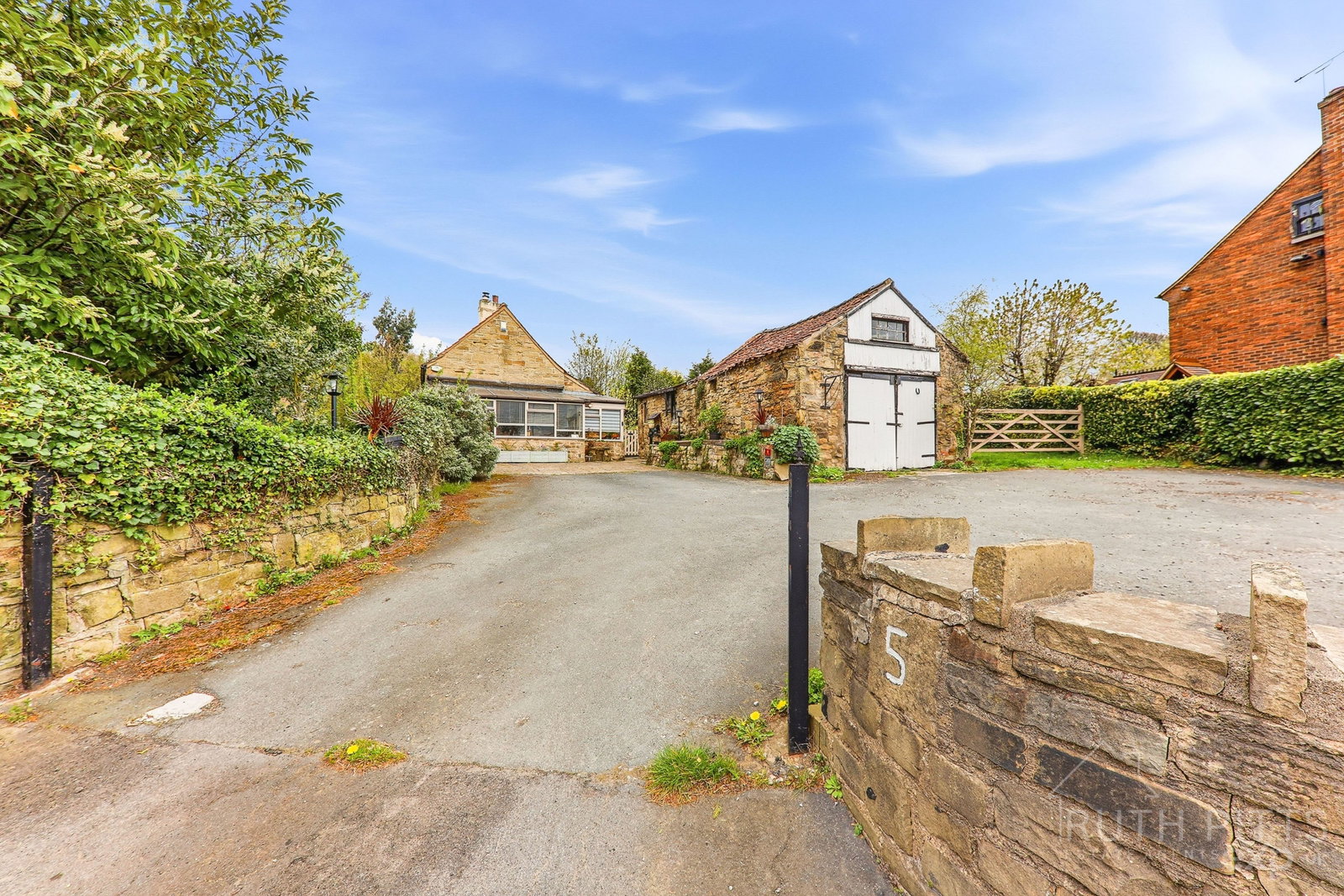 Detached House in Pontefract