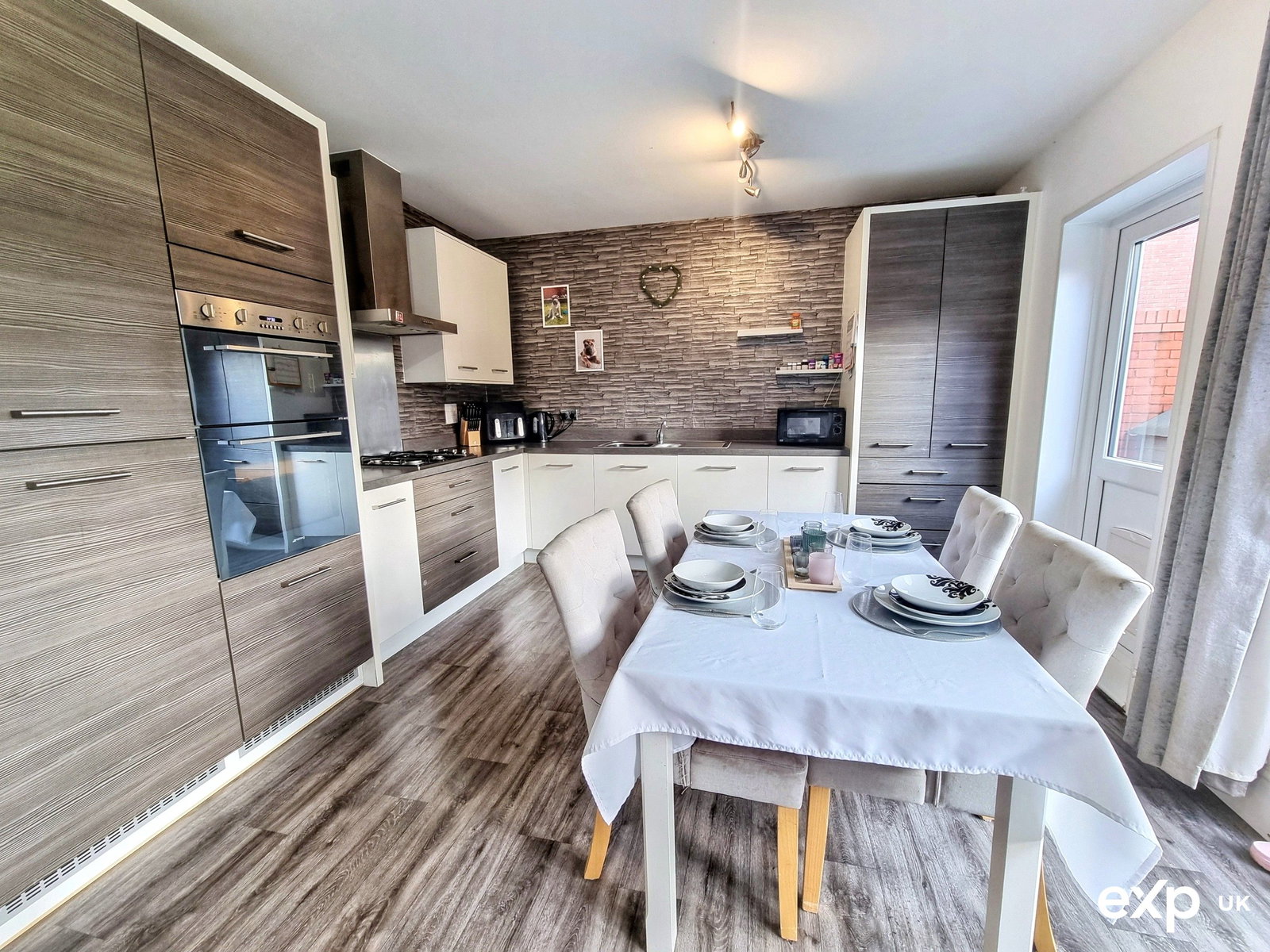 Detached House in Newton Abbot
