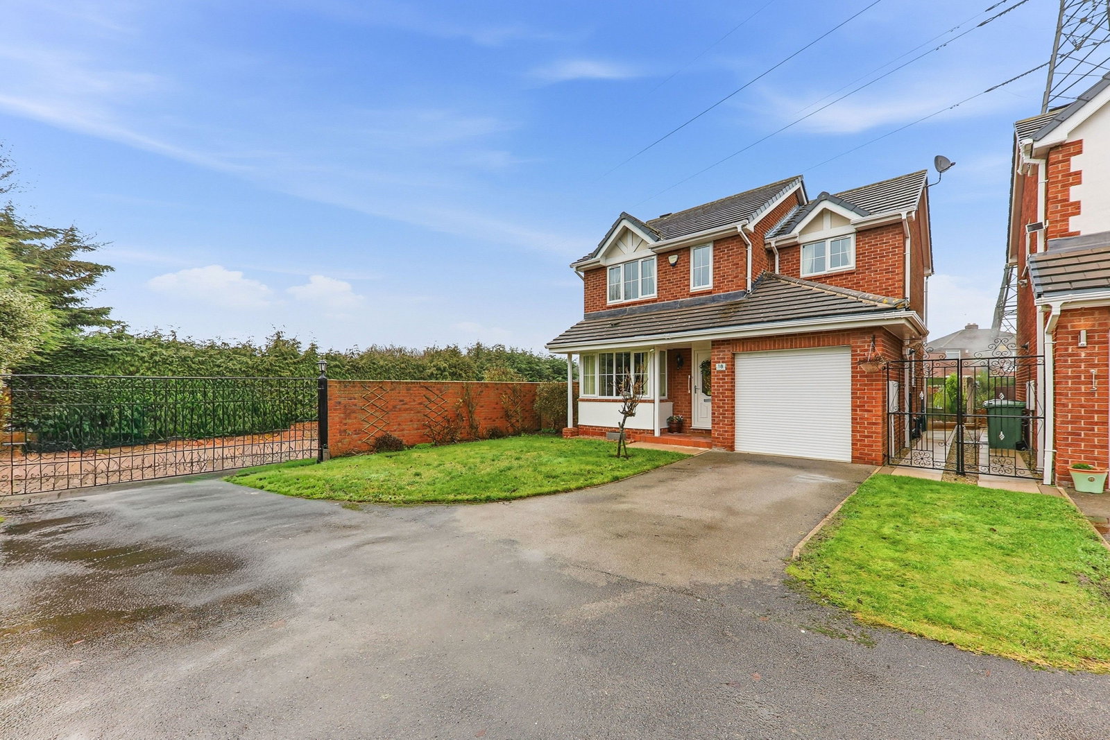 Detached House in Leeds