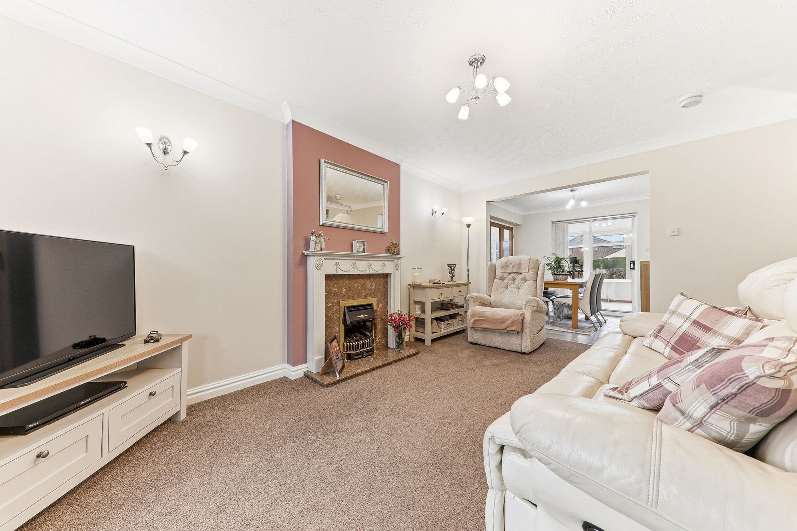 Detached House in Leeds